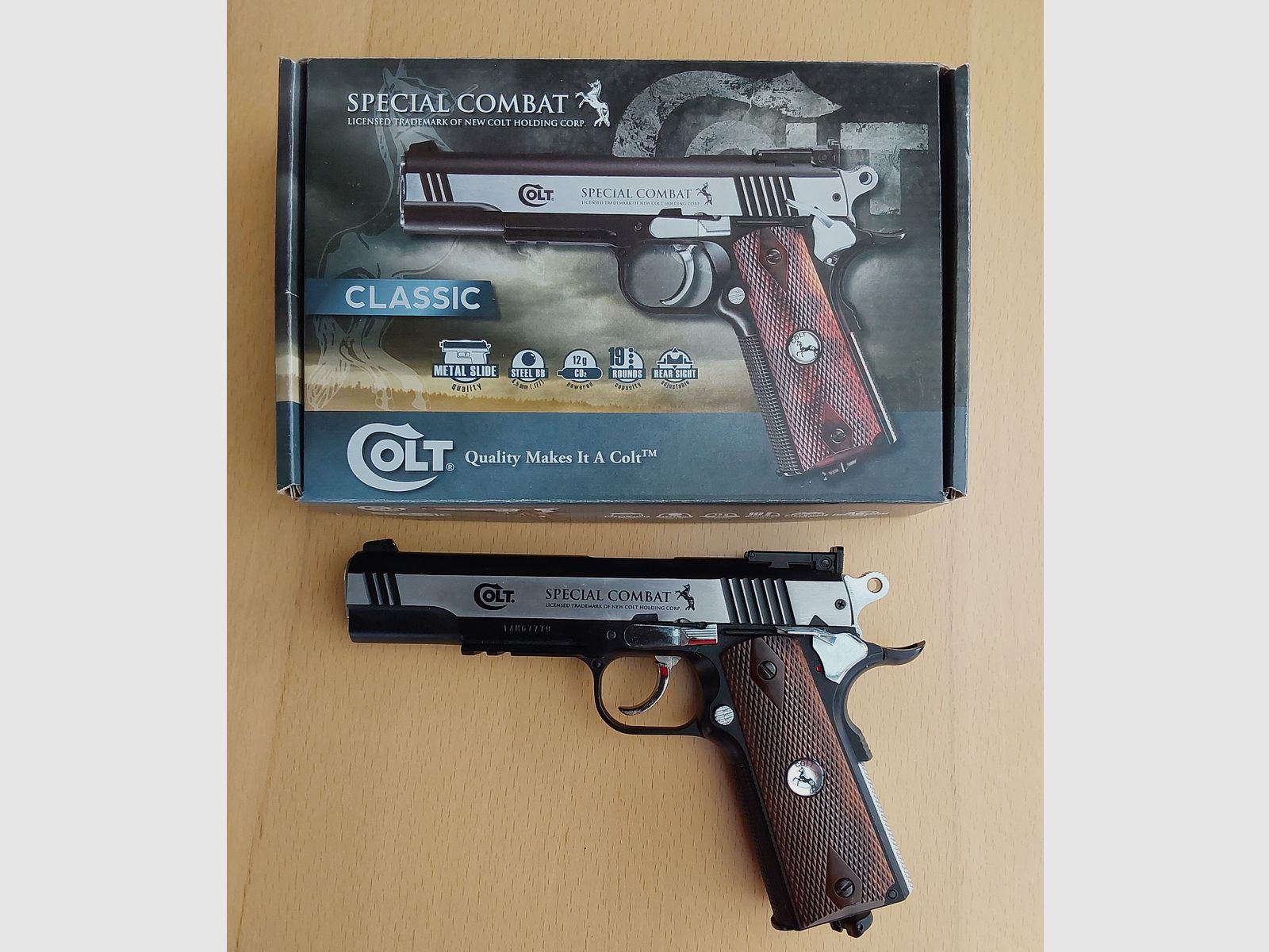 COLT SPECIAL COMBAT   Co2   4,5mm