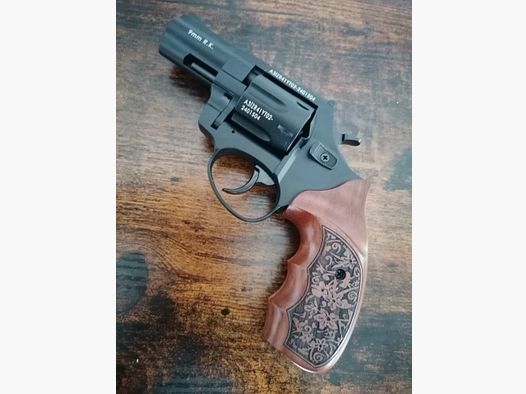 !!NEUWARE!! Zoraki R1 Gas Revolver mit Echtholzgriffschalen