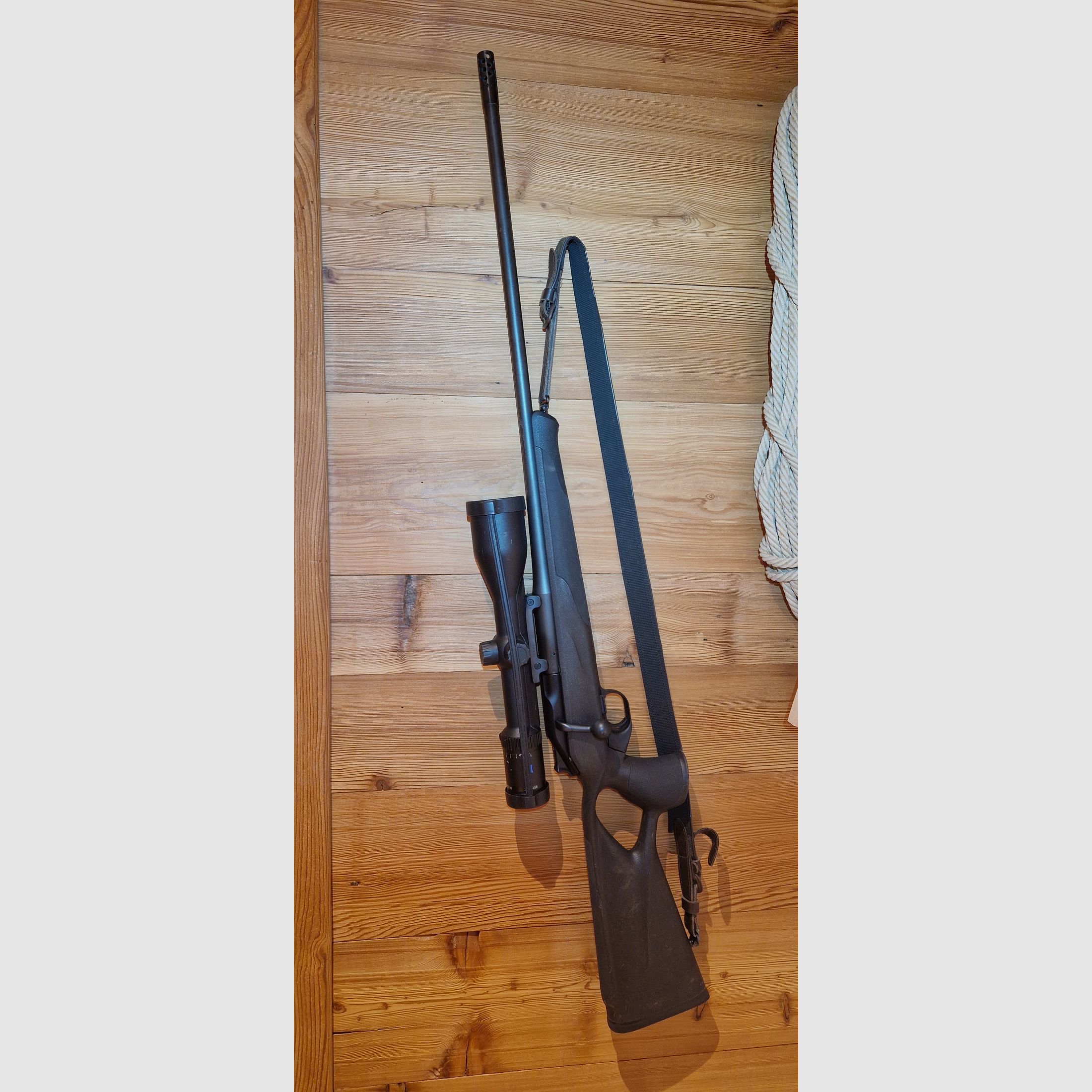 Blaser R8 mit Zielfernrohr