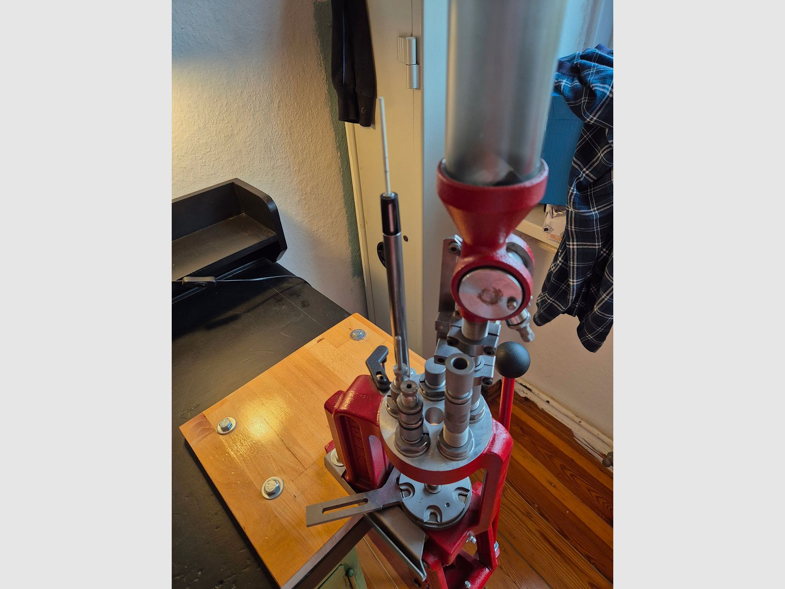 Hornady 5-Station Wiederladepresse Komplettset + massiver Tisch & Zubehör