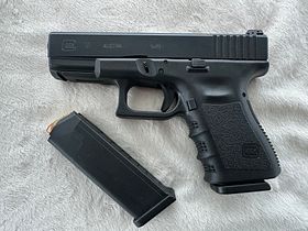 Glock 19 in 9mm - one of the last Gen 3 from 2009 - hardly used - almost LIKE NEW!