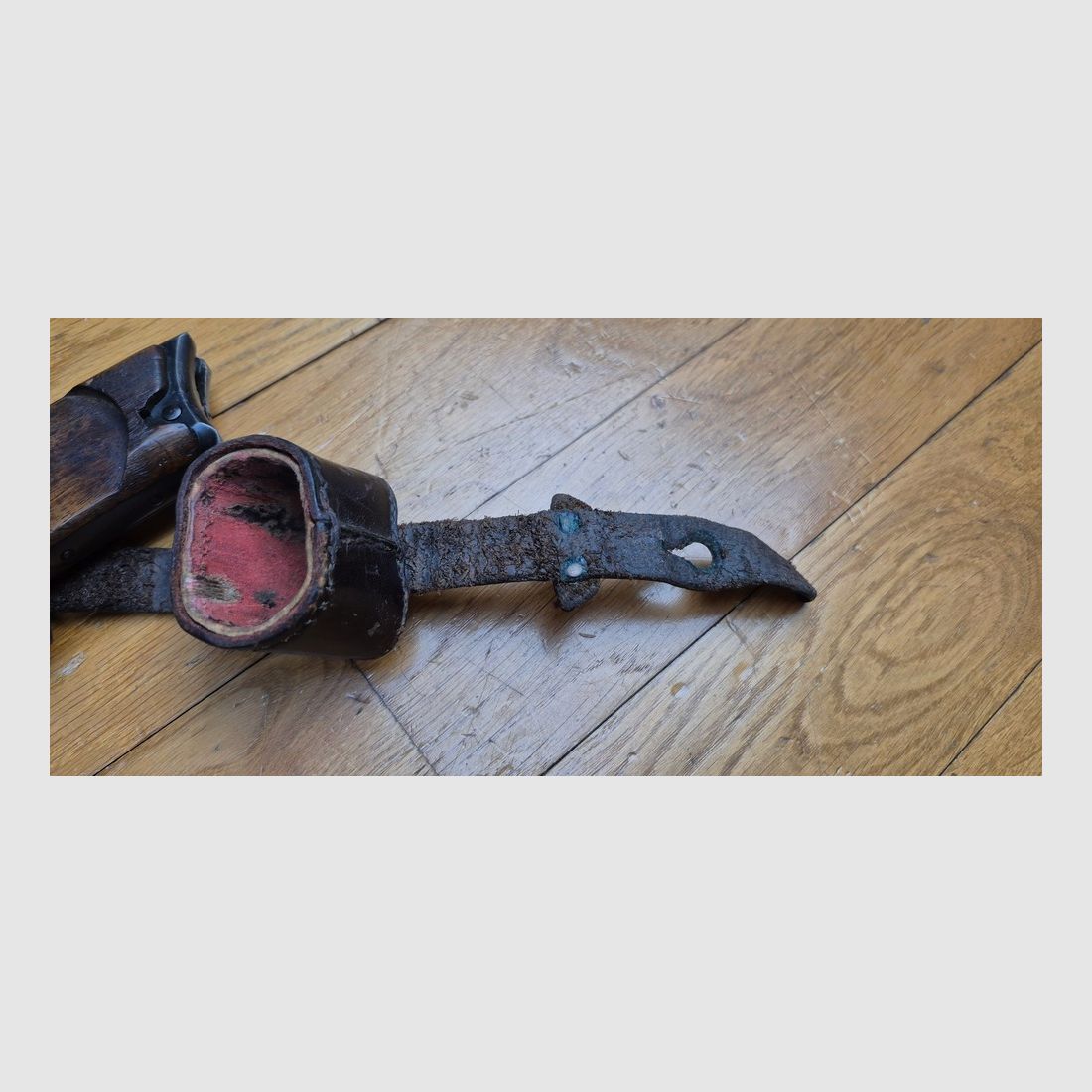 Sehr schöner Schaft für Luger P08 Lang, genannt „Artillerie“ – Exemplar mit allen seinen weichen und soliden Halterungen – Schöne Stempel und Originalmarkierungen – Herstellung Maury & Co – Sehr selten, besonders mit seinen Halterungen – Ausgezeichneter Zustand – TBE++, Bild 8 von 20
