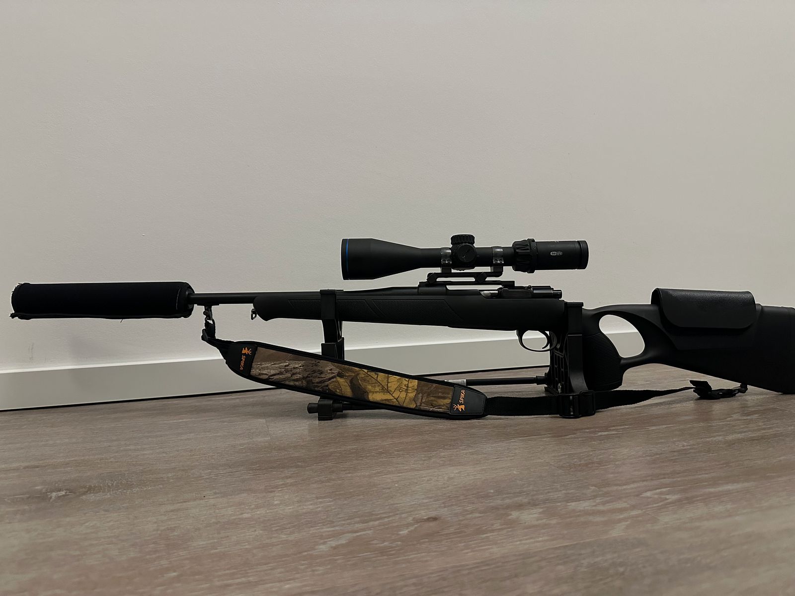 Frankonia 9,3*62 Repetierbüchse mit Glas und Schalldämpfer