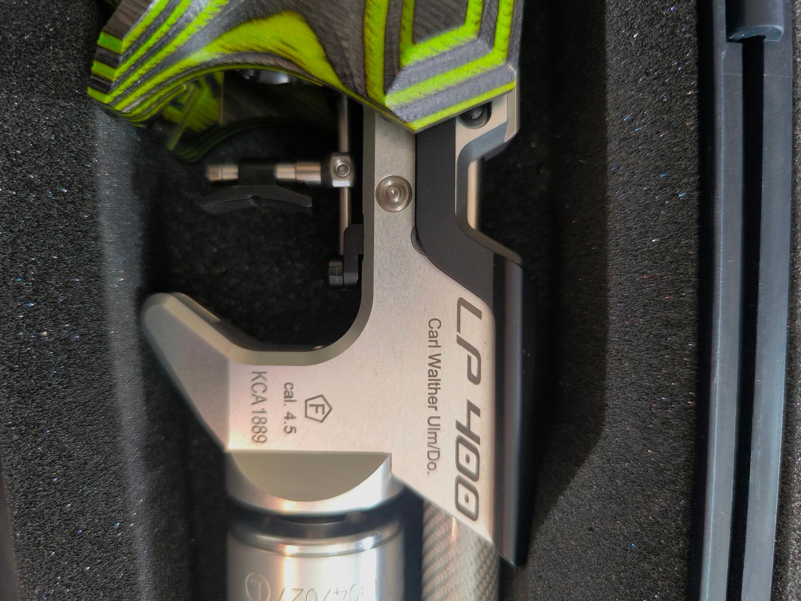 <p>Carabine à air comprimé Walther LP 400 Carbon</p>