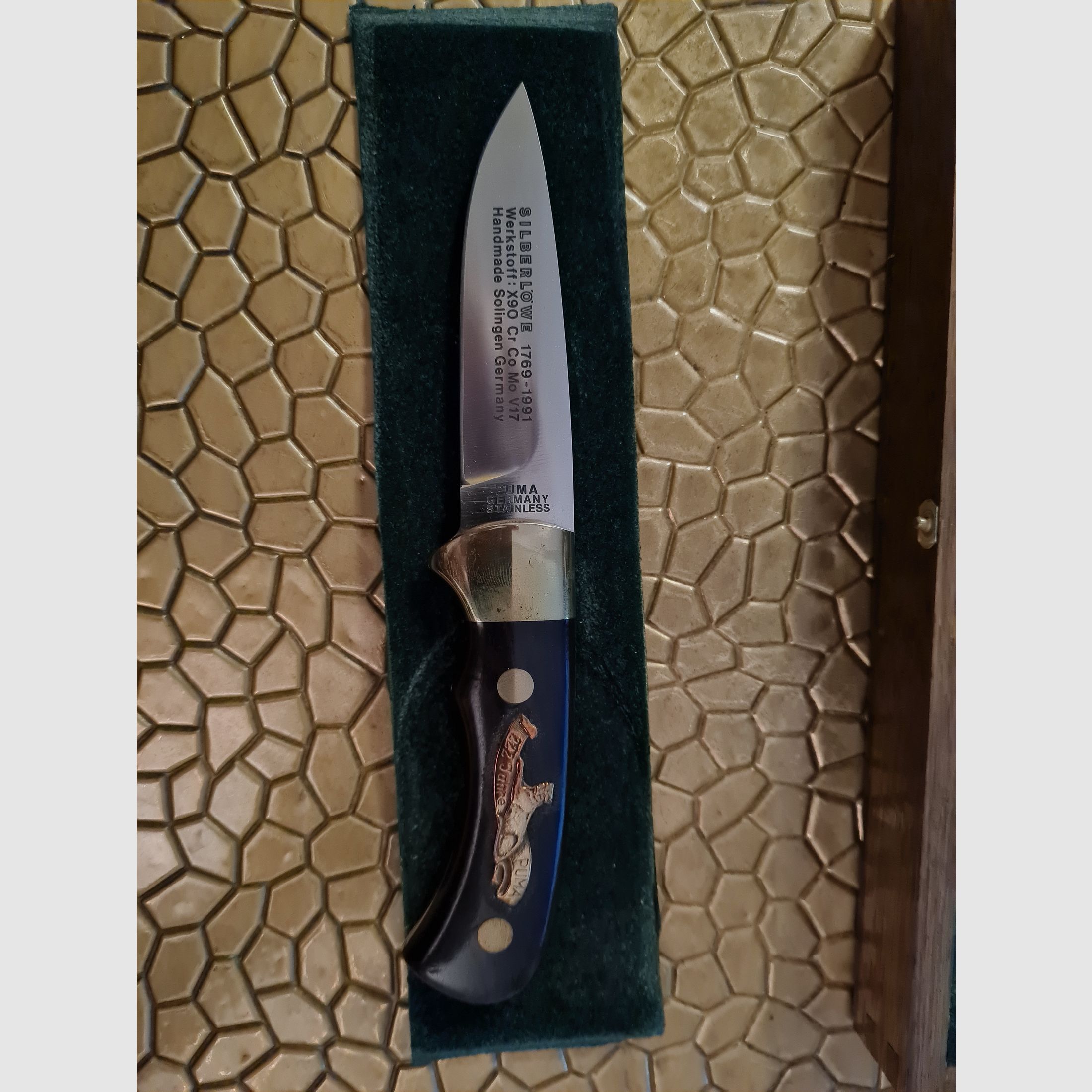 Puma Zilveren Leeuw Nr. 145/222