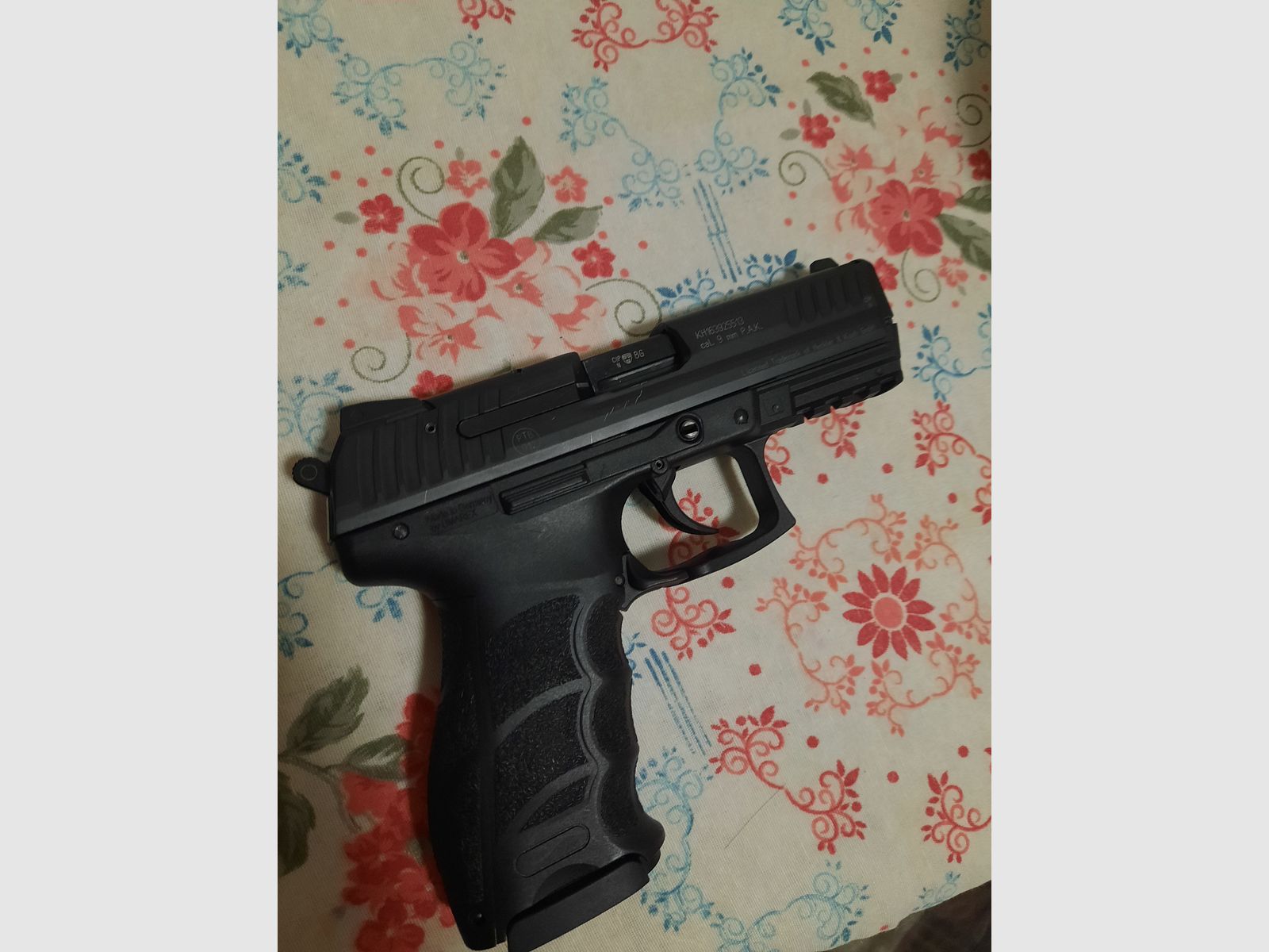 Heckler und Koch HK P30 / 9mm réplique de coup de feu de défense sous licence par Umarex