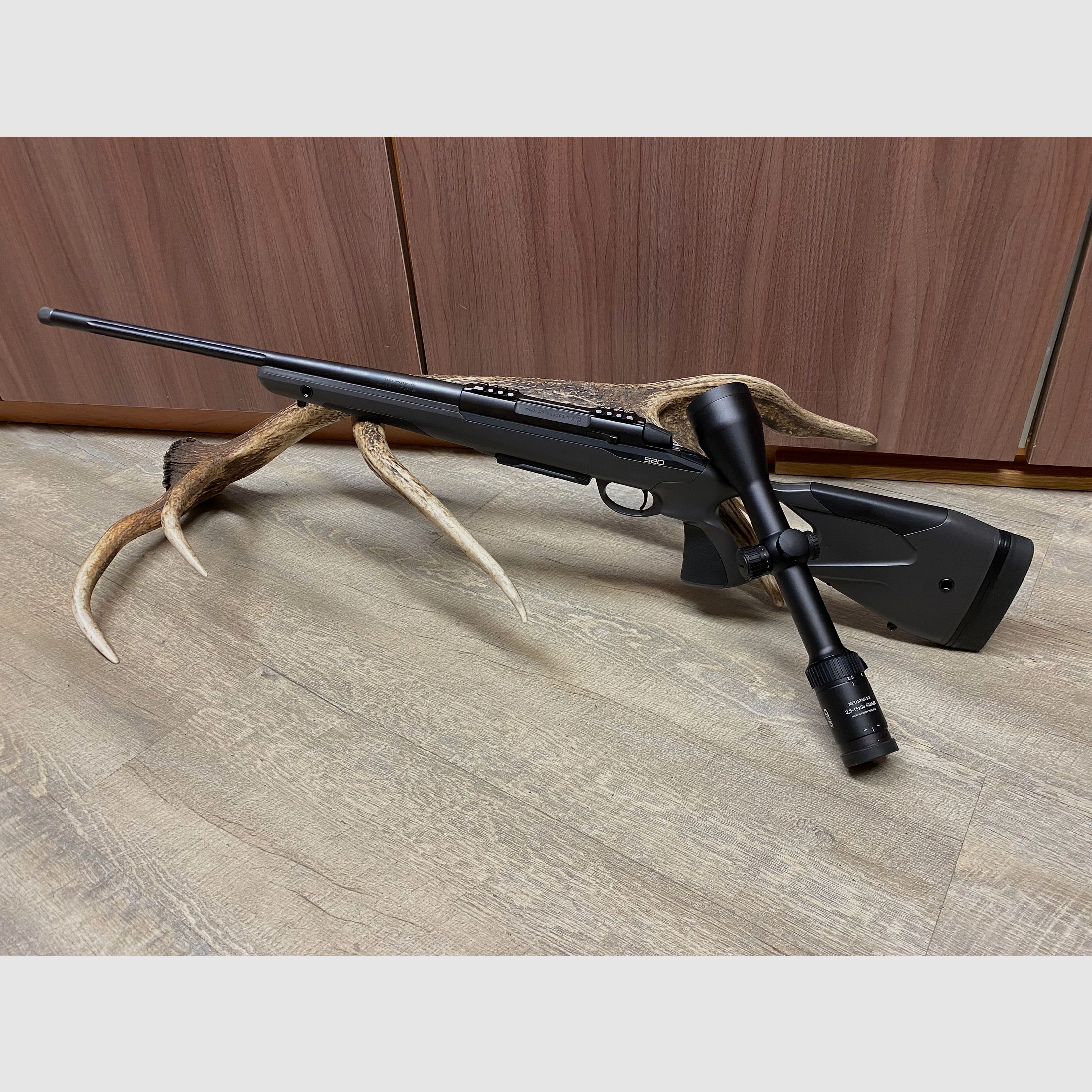 Sako S20, con Meopta Meostar R2 2,5-15x56 RD MR PA