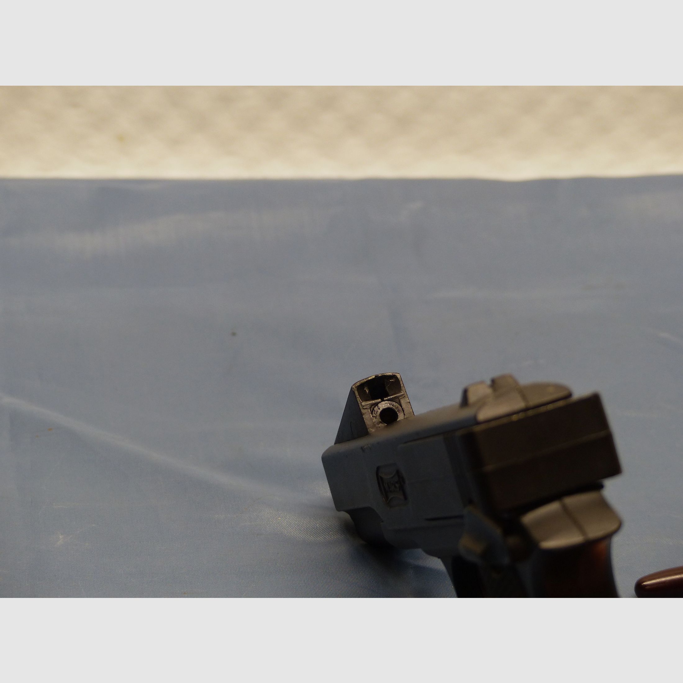 Pistola de aire Marksman 1010 Repeater Cal. 4,5/.177 fabricada en Torrance California USA, imagen 8 de 10