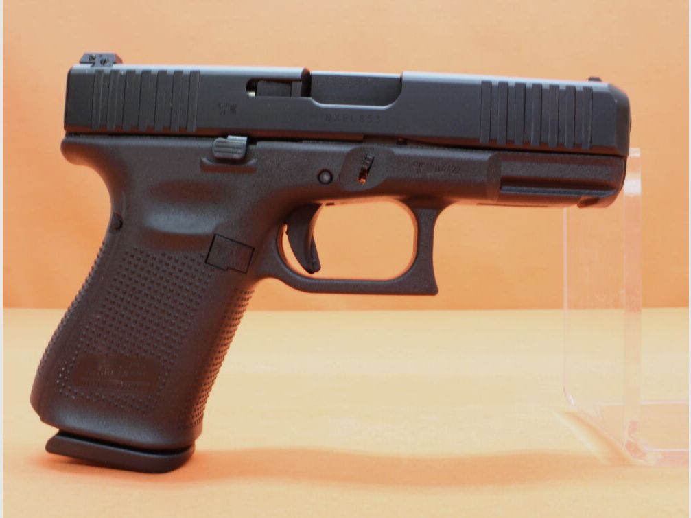 Glock Ha.Pistole .40S&W Glock 23 Gen5 102mm Lauf/ Front Serrations/ Reservemagazin