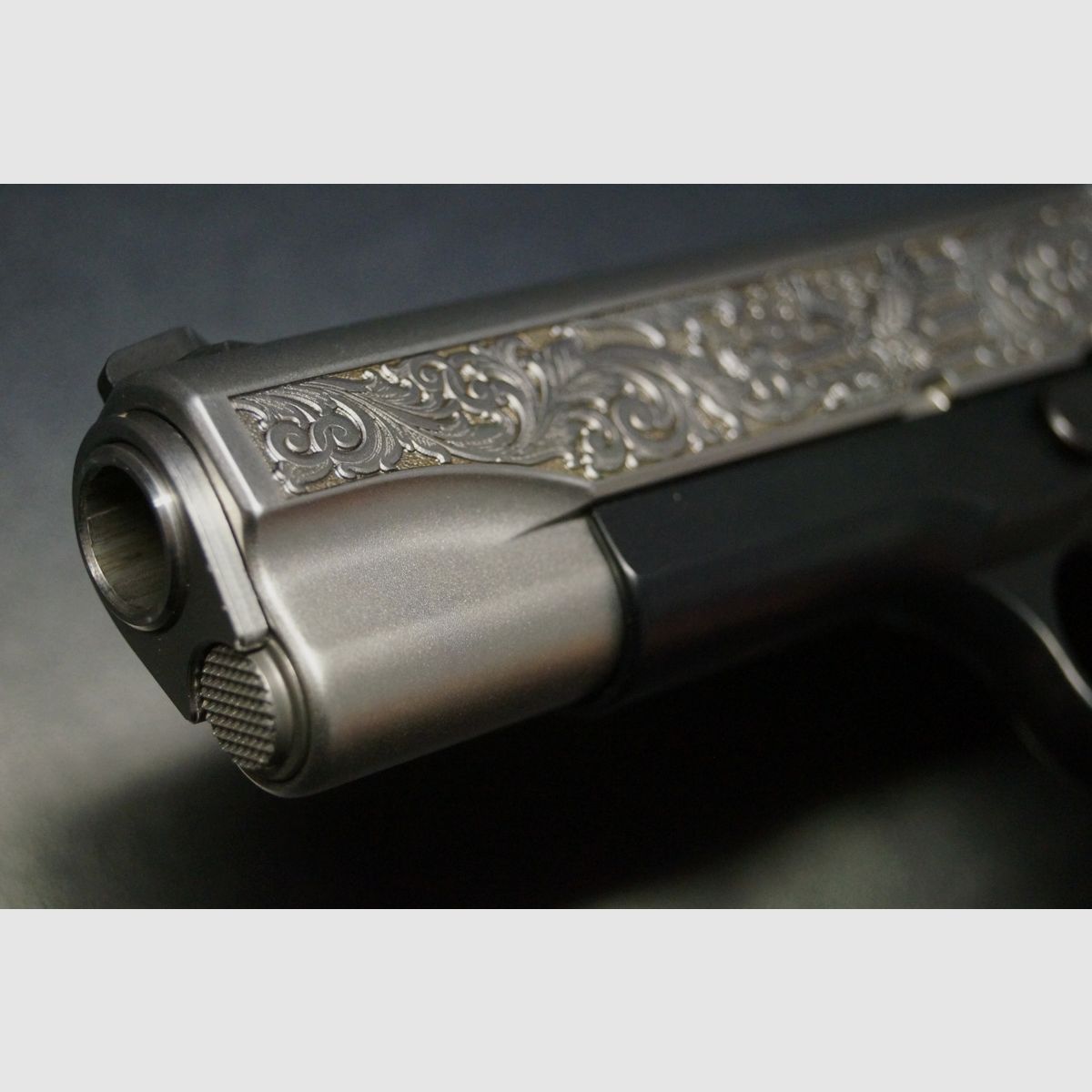 Ruger SR1911 Commander Red Barn Edition, image 8 sur 9