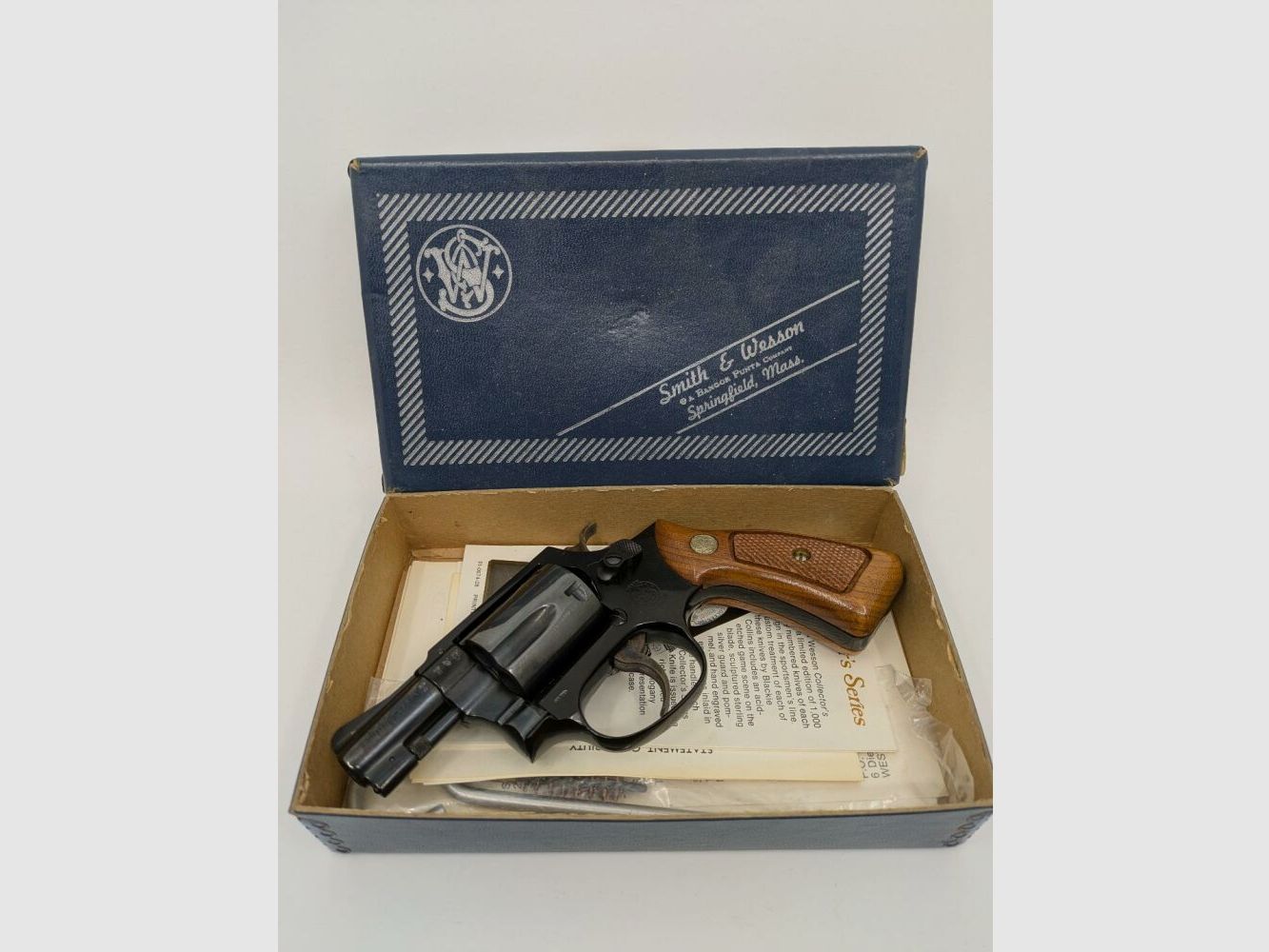 S&W 37