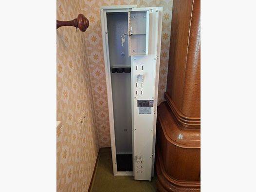 Waffenschrank für 3 Jagdgewehre