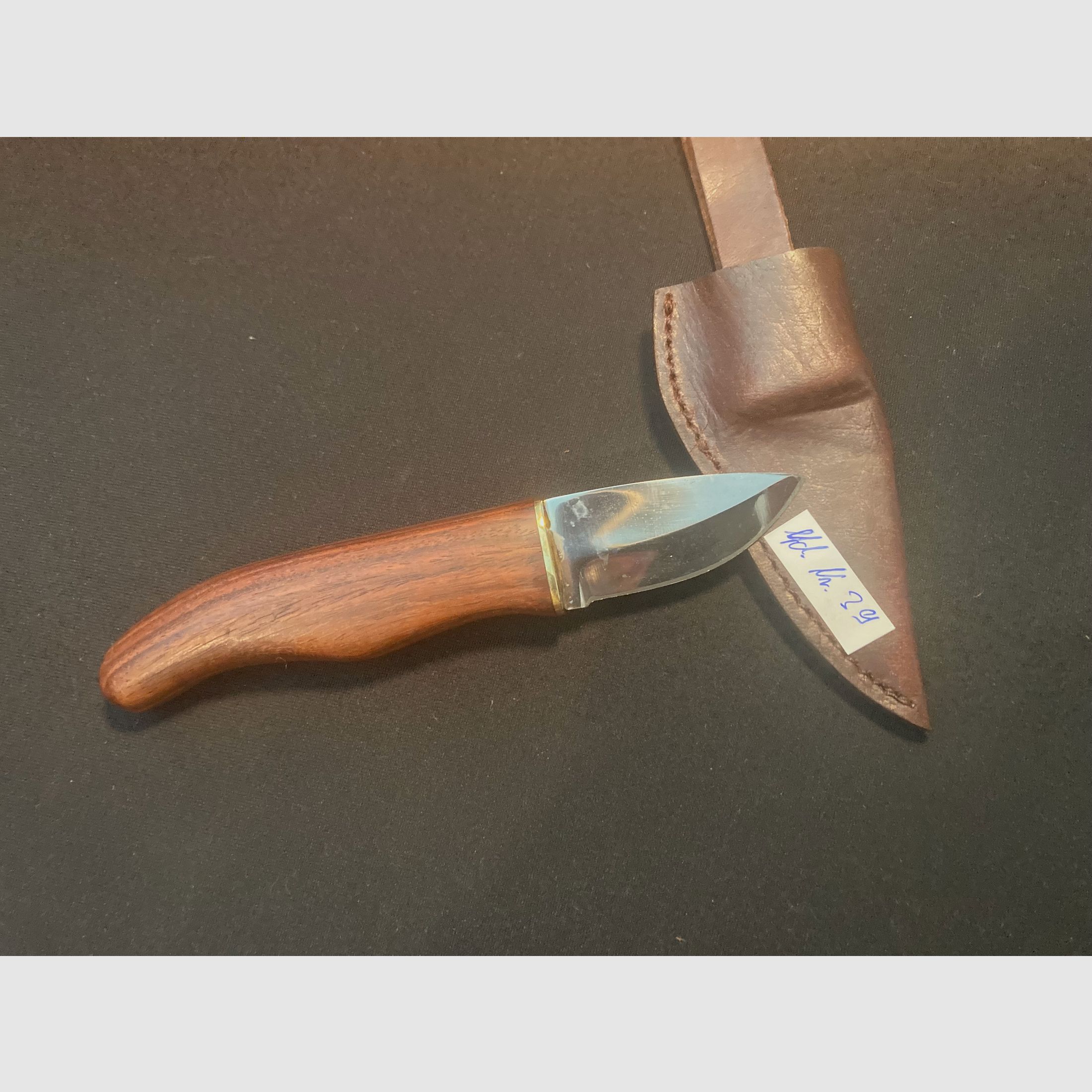 Skinner, Jagdmesser, Gürtelmesser, Messing, Lederscheide, Holzgriff, 39