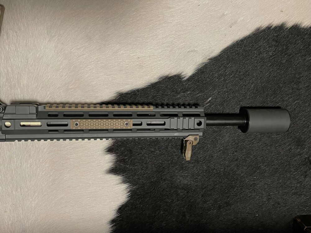 OBERLAND ARMS OA-15 PR M5, canon 16,75", garde-main OA MDR M-LOK 13", crosse OA M4 BUIS, MFD