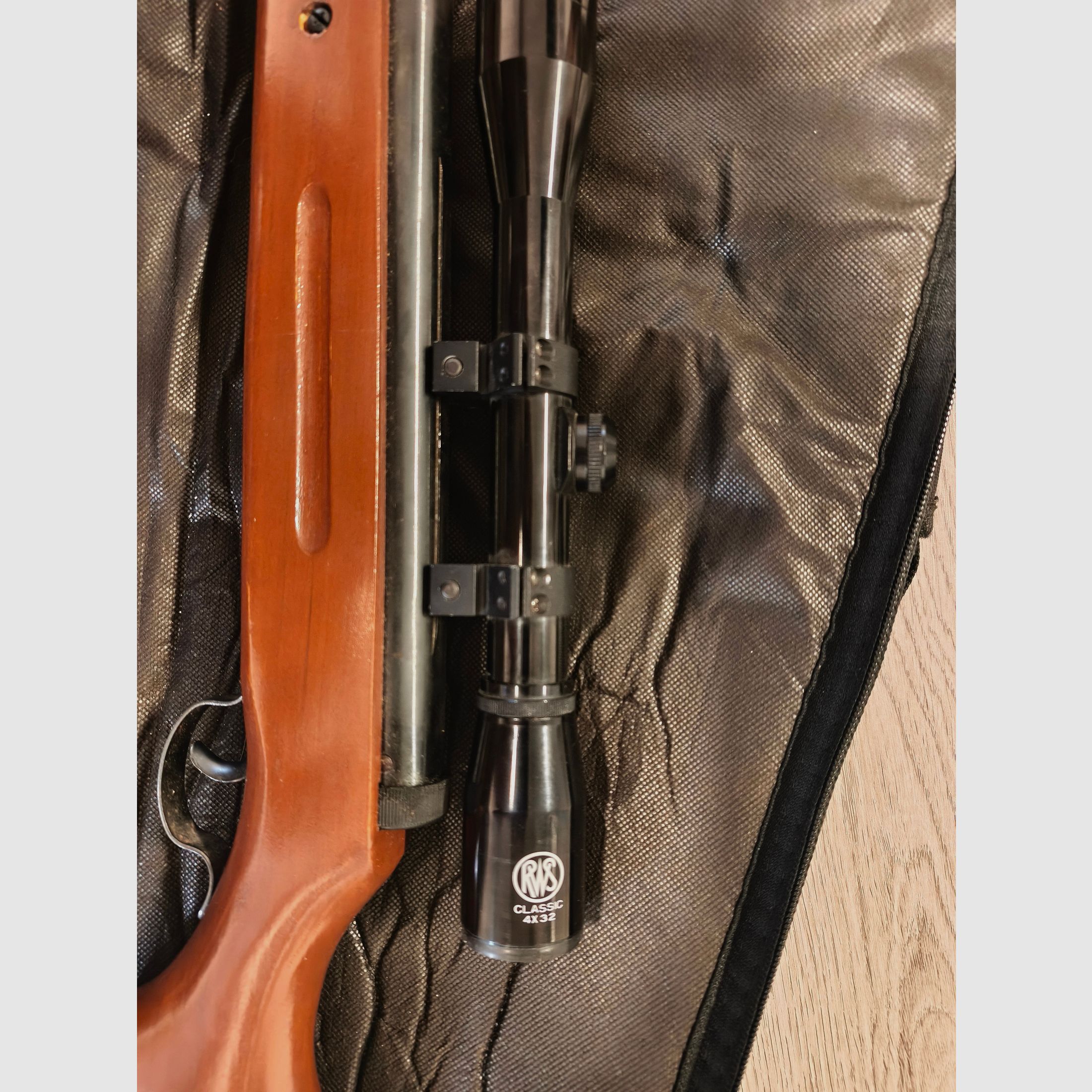 Luftgewehr Kaliber 4,5mm mit Zubehör und Tasche