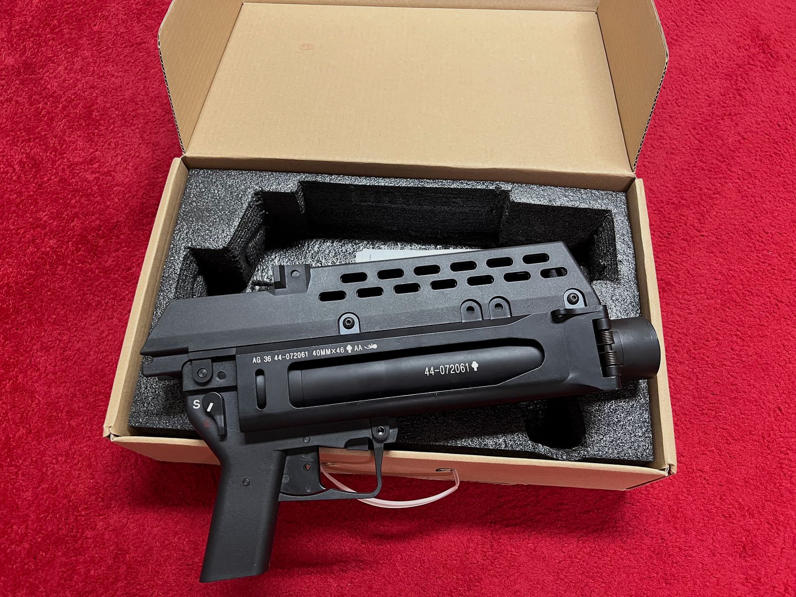 Lanzagranadas Airsoft ST 36 para el G36 de S&T Armament en negro