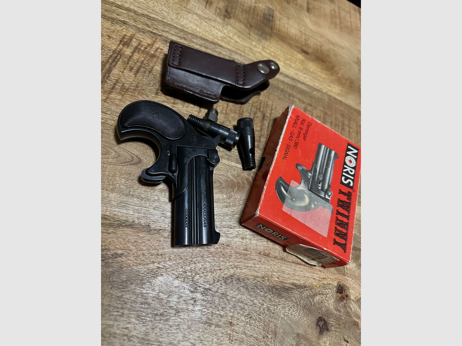 Derringer Noris Twinny cal. 9 mm Knall dans le set