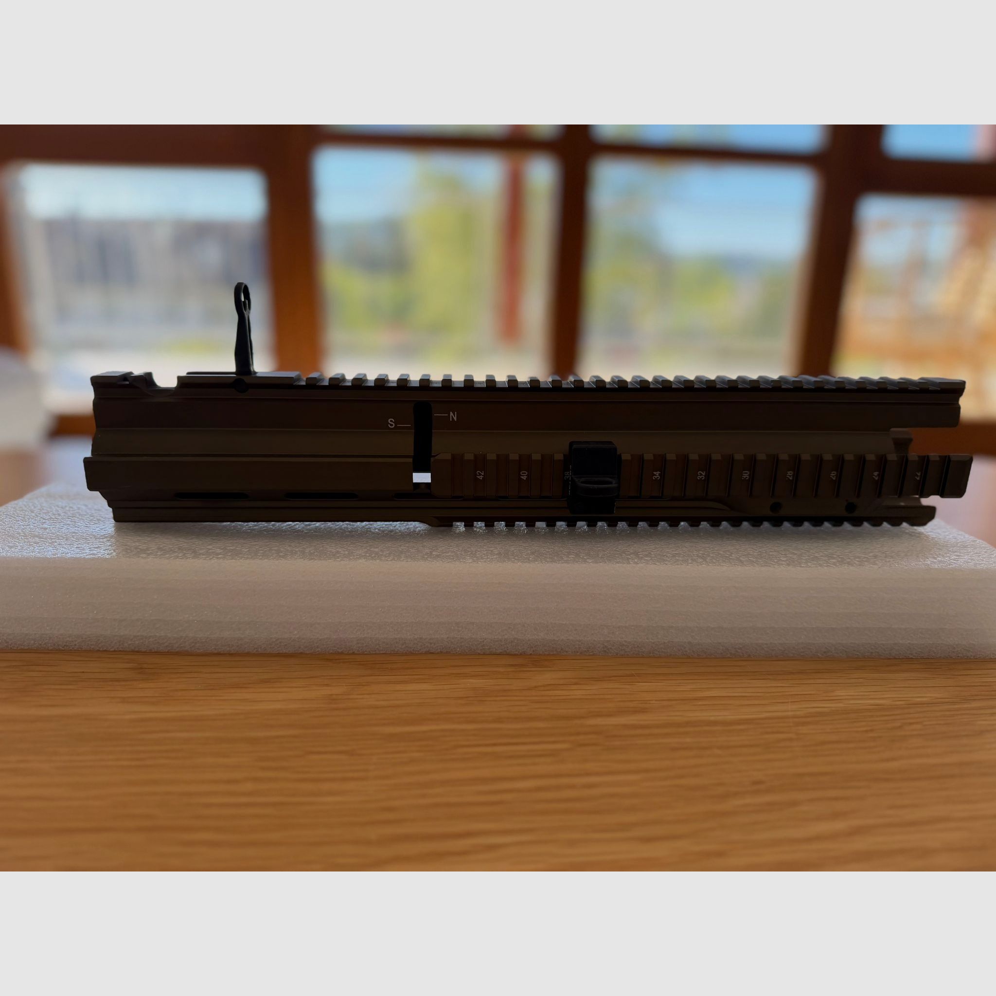 Heckler & Koch Picatinny Handschutz G28 Lang mit Korn RAL8000 - Haushaltsauflösung
