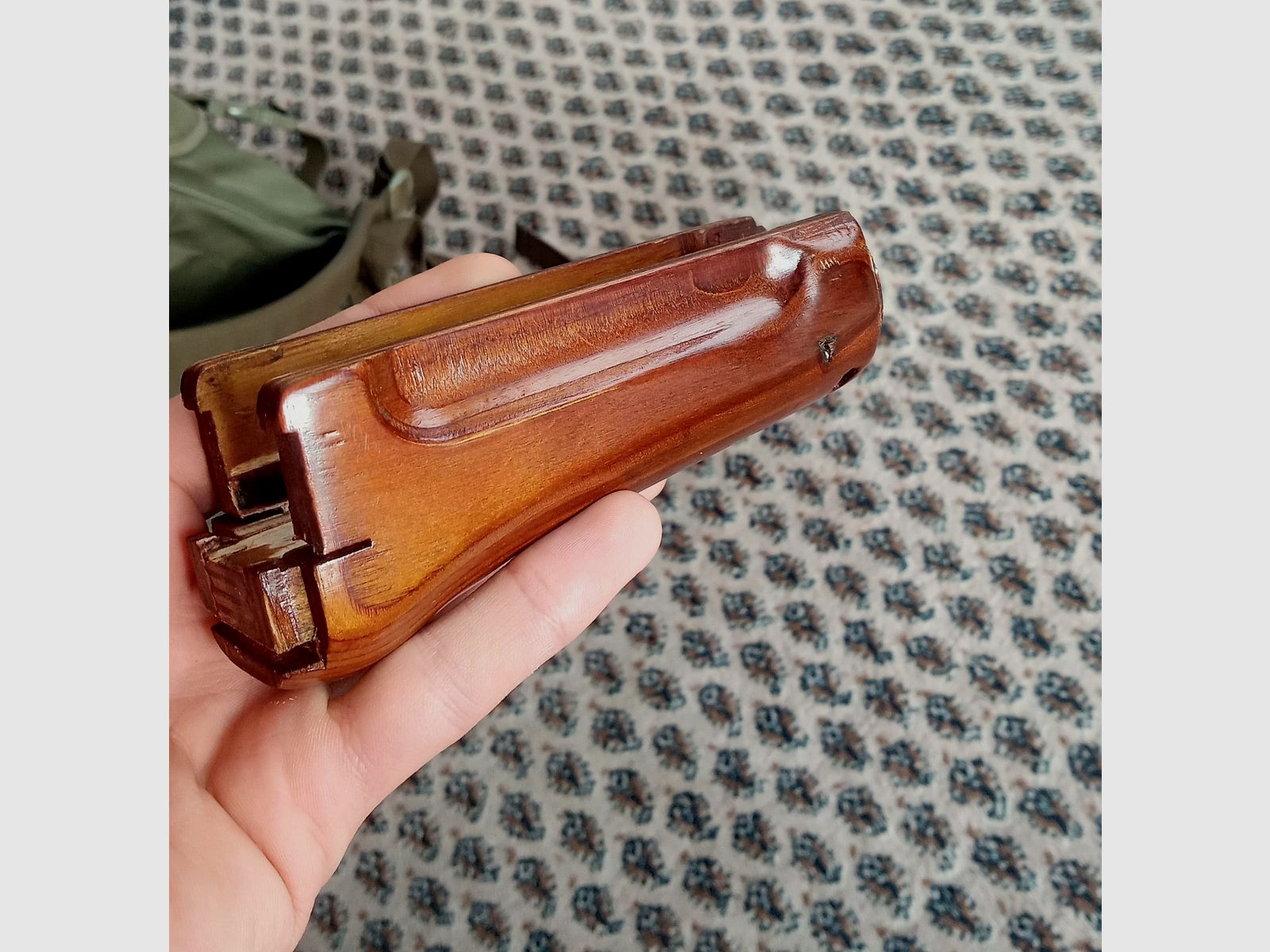 Protezione in legno per AKS-74u / Krinkov russo con molla e distanziatore Tula circa 1985 protezione in legno AKSU