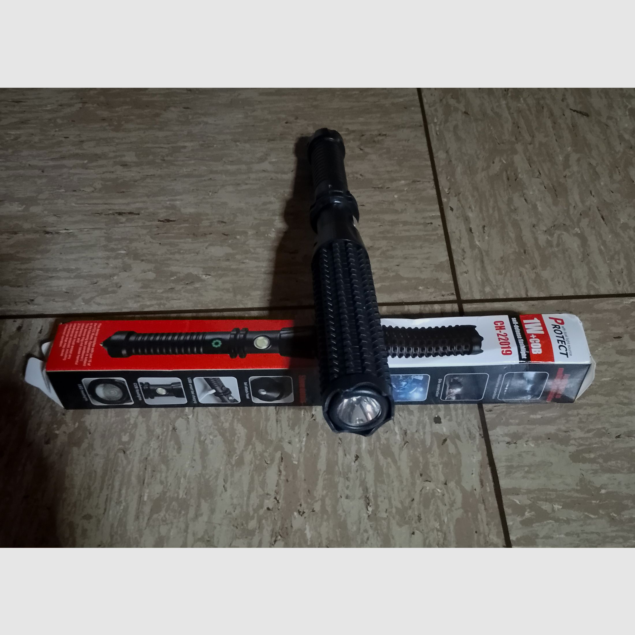 Tactical Flashlight Water Proof Taschenlampe Window Hammer Strobo funktion Aufblasbar usb fast charging