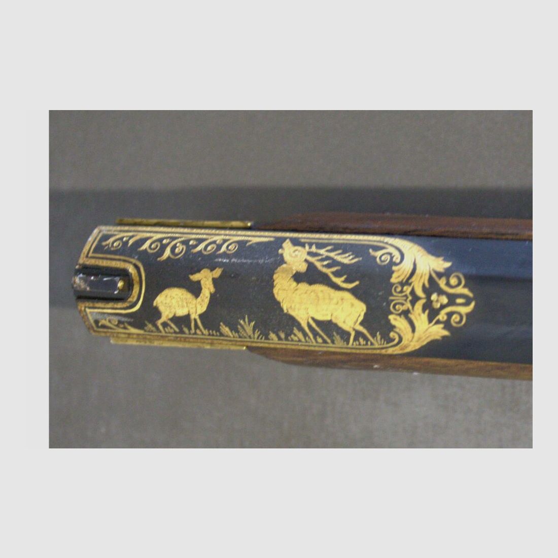 Beau fusil à chargement par la bouche avec décoration dorée pour la chasse. Calibre 45 réplique de fusil à chargement par la bouche techniquement avant le 1er janvier 1871