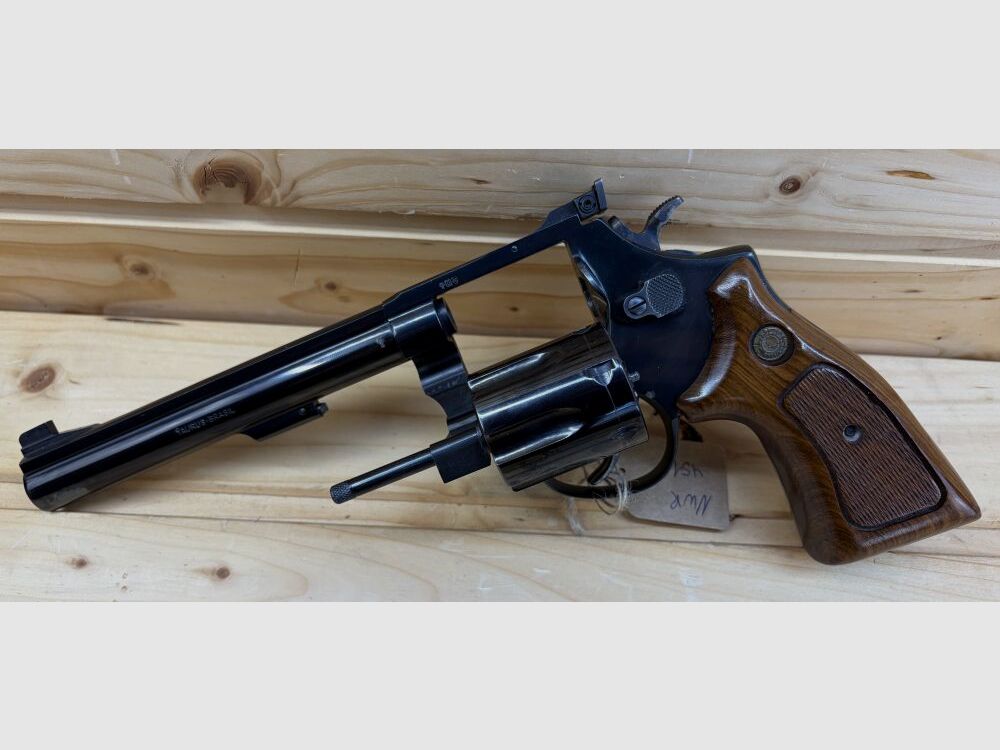 Taurus Mod. 96 .22 l.r. 6' barrel wooden grip 6-shot revolver .22lr