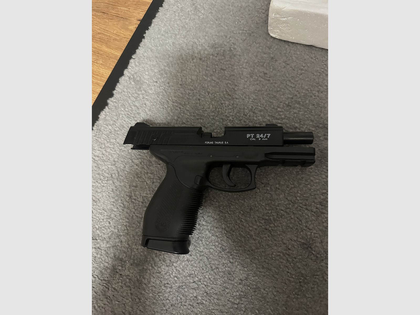 Taurus Pt 24/7 Softair
