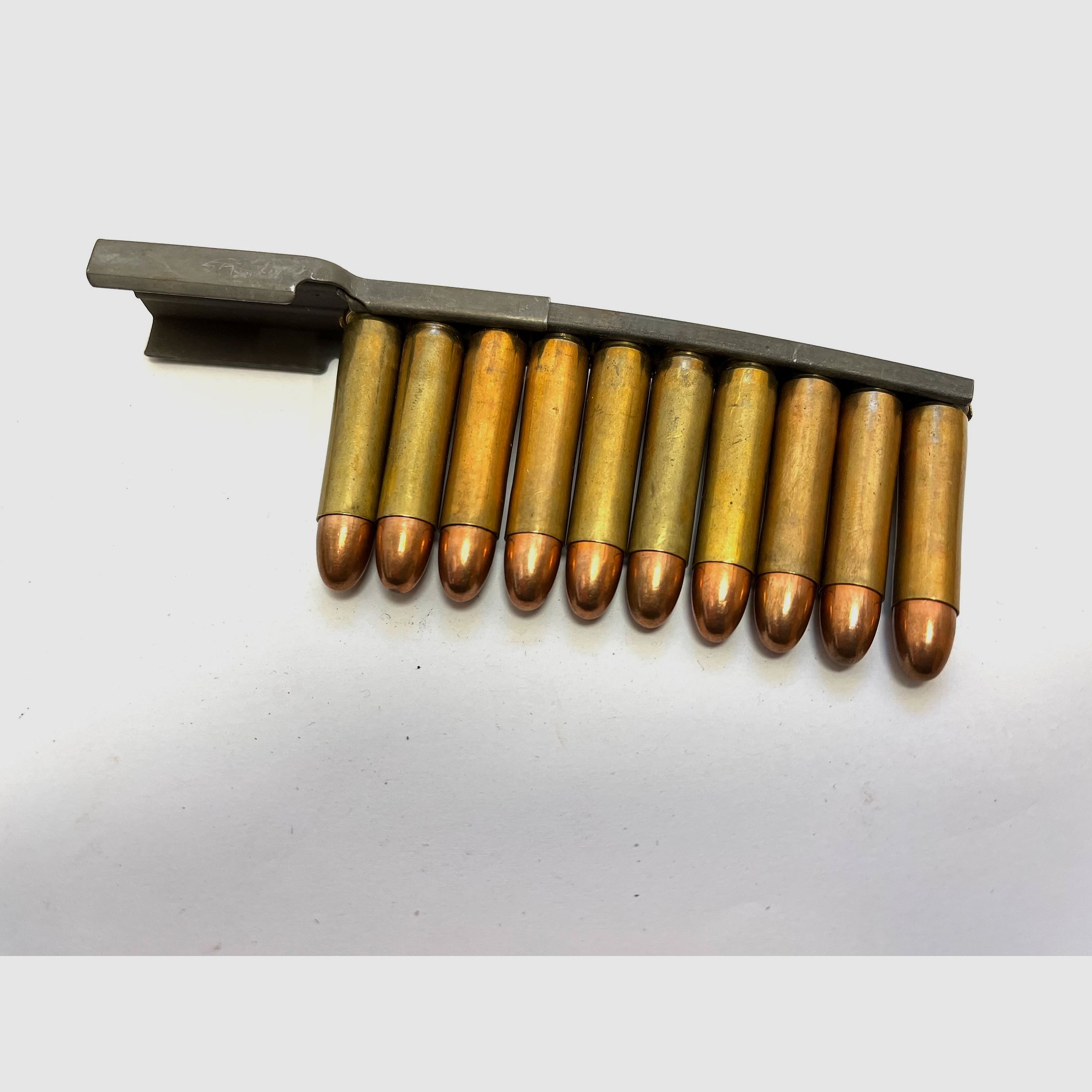 ••• US M1 .30 Carbine laadstrip met laadhulp + 10 stuks .30 Carbine decoratiepatronen •••