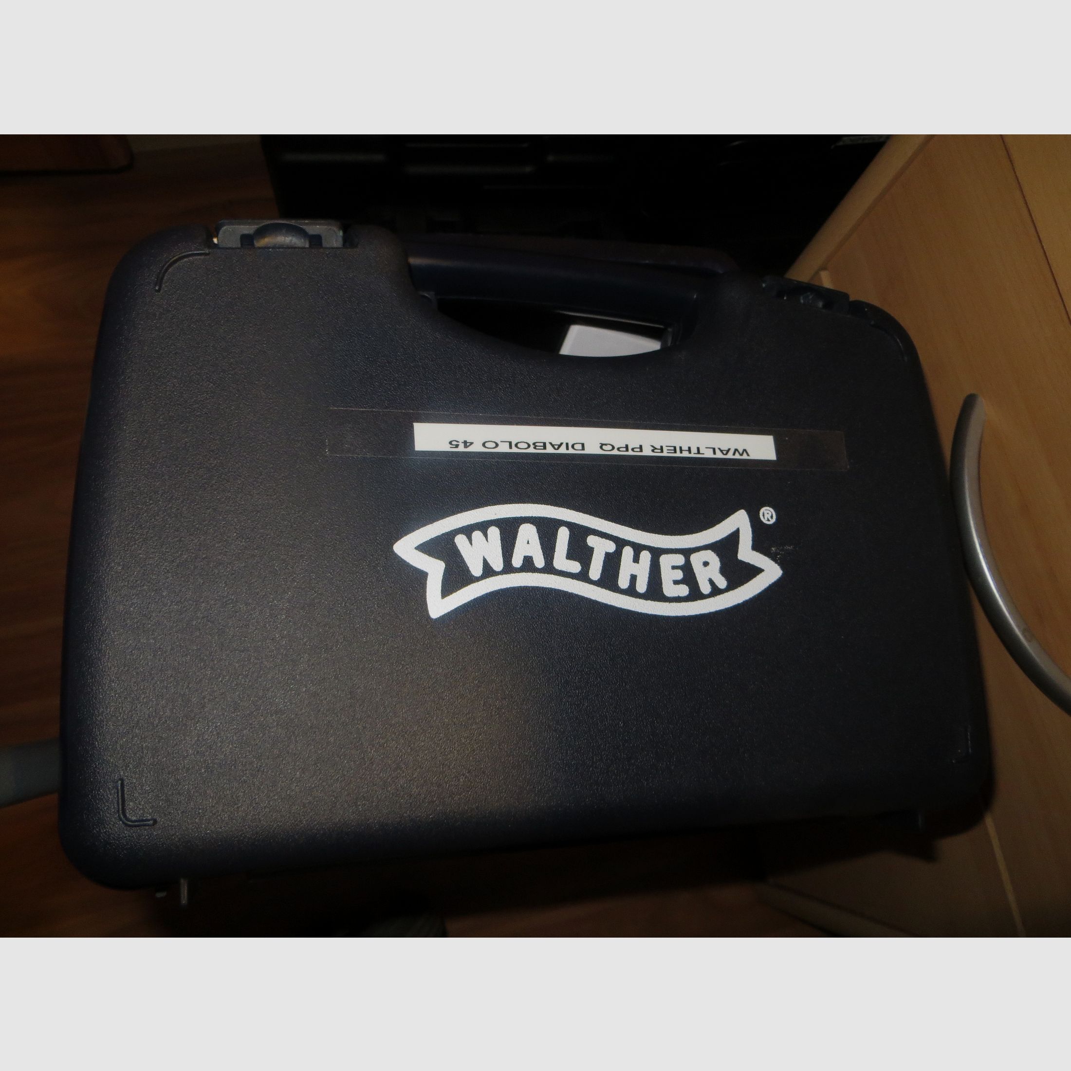 WALTHER PPQ  co2 4,5 Diabolo neuwertig mit Kompensator (Schalldämpferatrappe) und RedDot