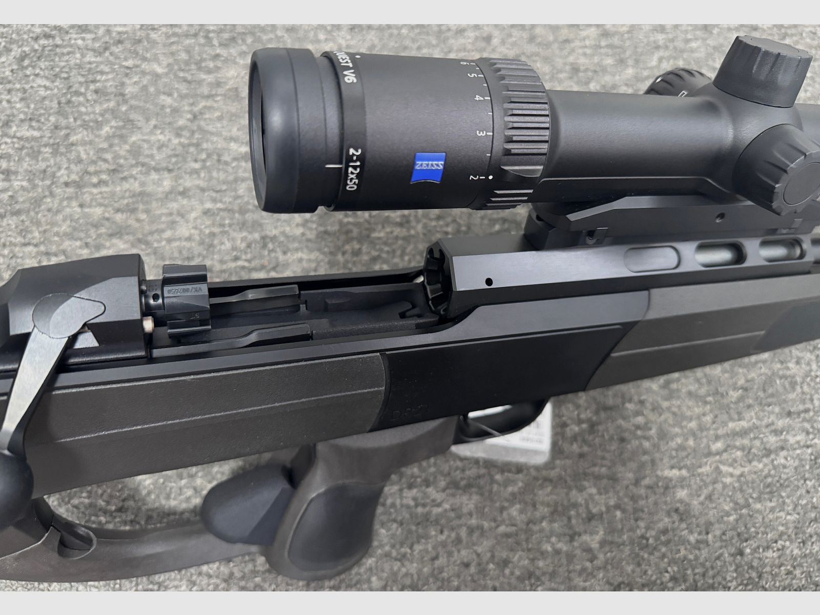 Dentler DR21 - 8x57IS - inclu. Zeiss Conquest V6  2-12x50 - Arme de démonstration