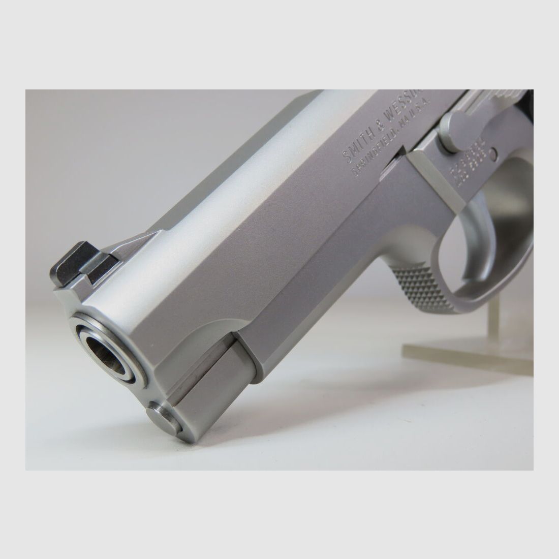 Smith & Wesson 5906