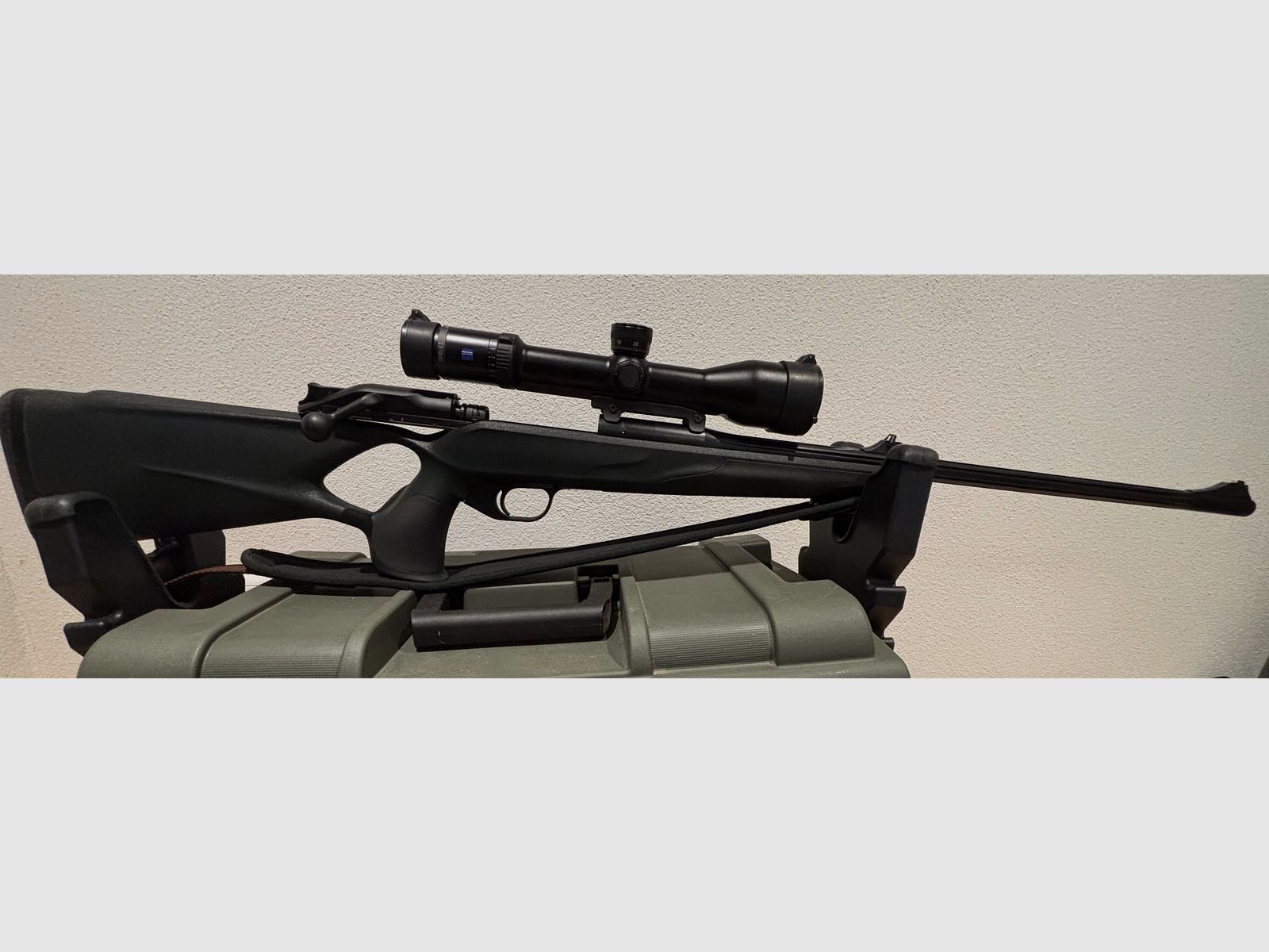 Blaser R8 7mm Blaser Mag Professional Success + Wechsellauf 300 WinMag. Jagdmatch mit Gewinde