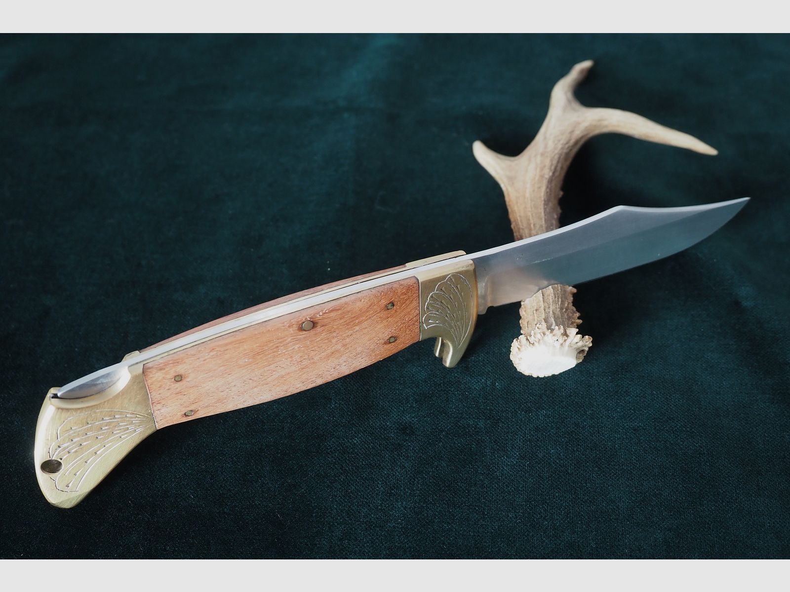 Großes Taschenmesser mit Messingbacken sehr massives ,,Monsterteil,,