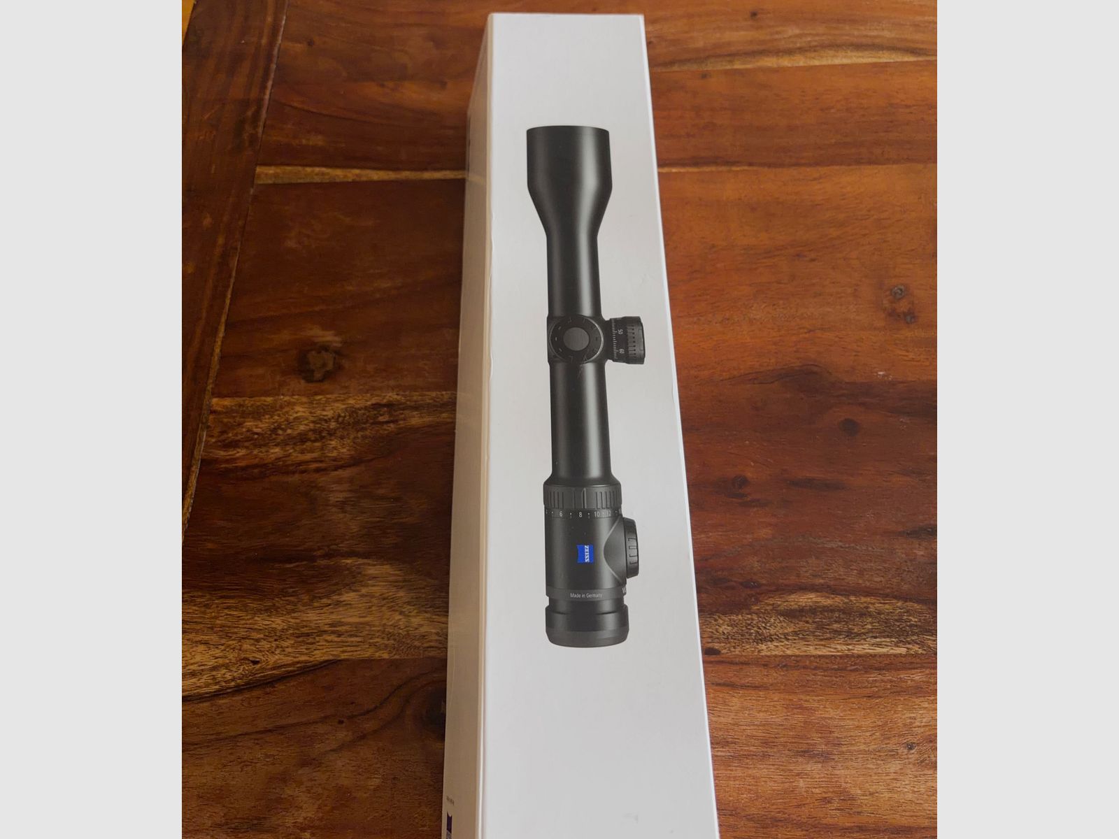 Zieloptik der Extraklasse: Zeiss Victory V8 4.8-35x60 Zielfernrohr, Ausführung mit Schiene,  LA 43 und ASV , Bild 2 von 4