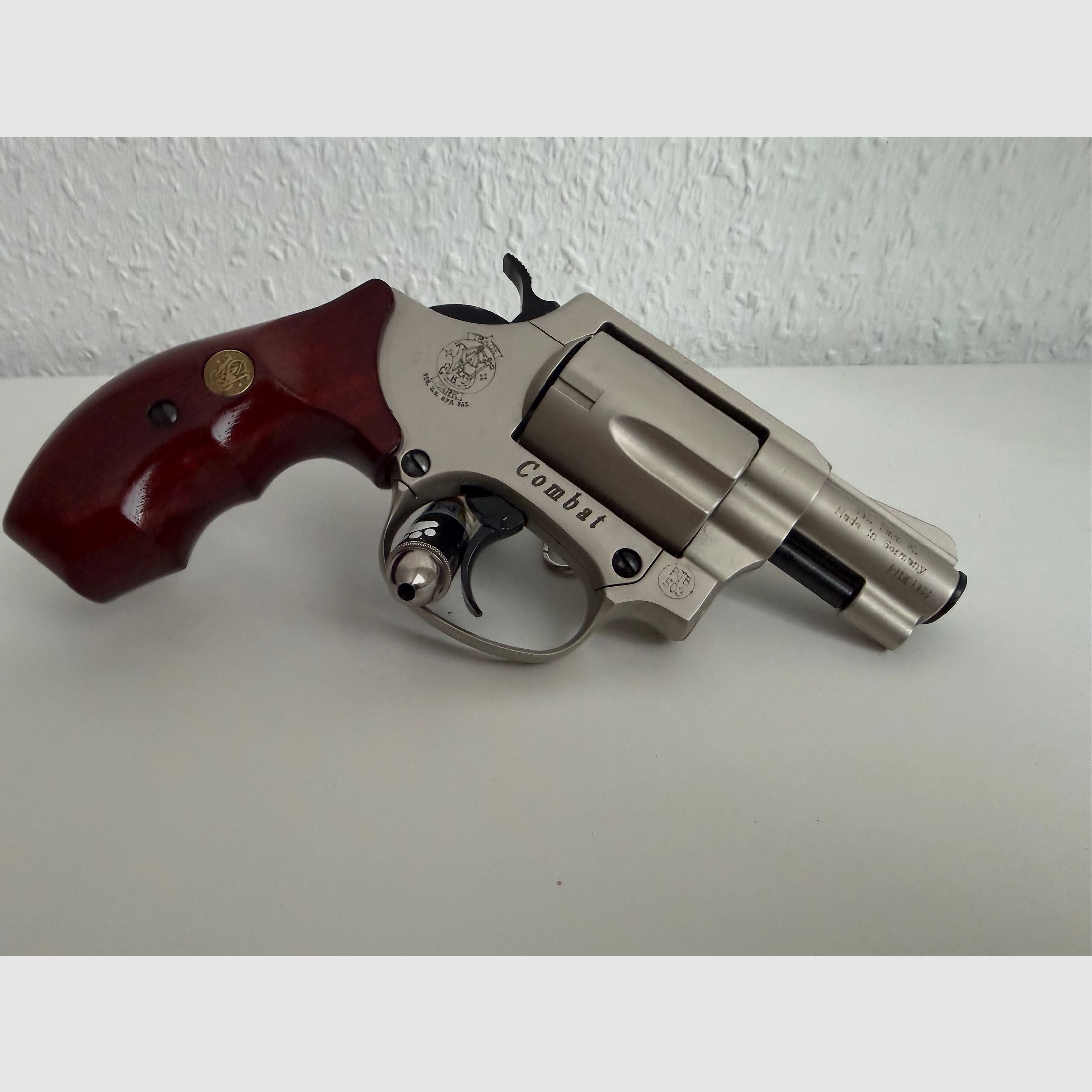 Smith & Wesson Chiefs Special Combat Cal. 9mm R.K with wooden grip