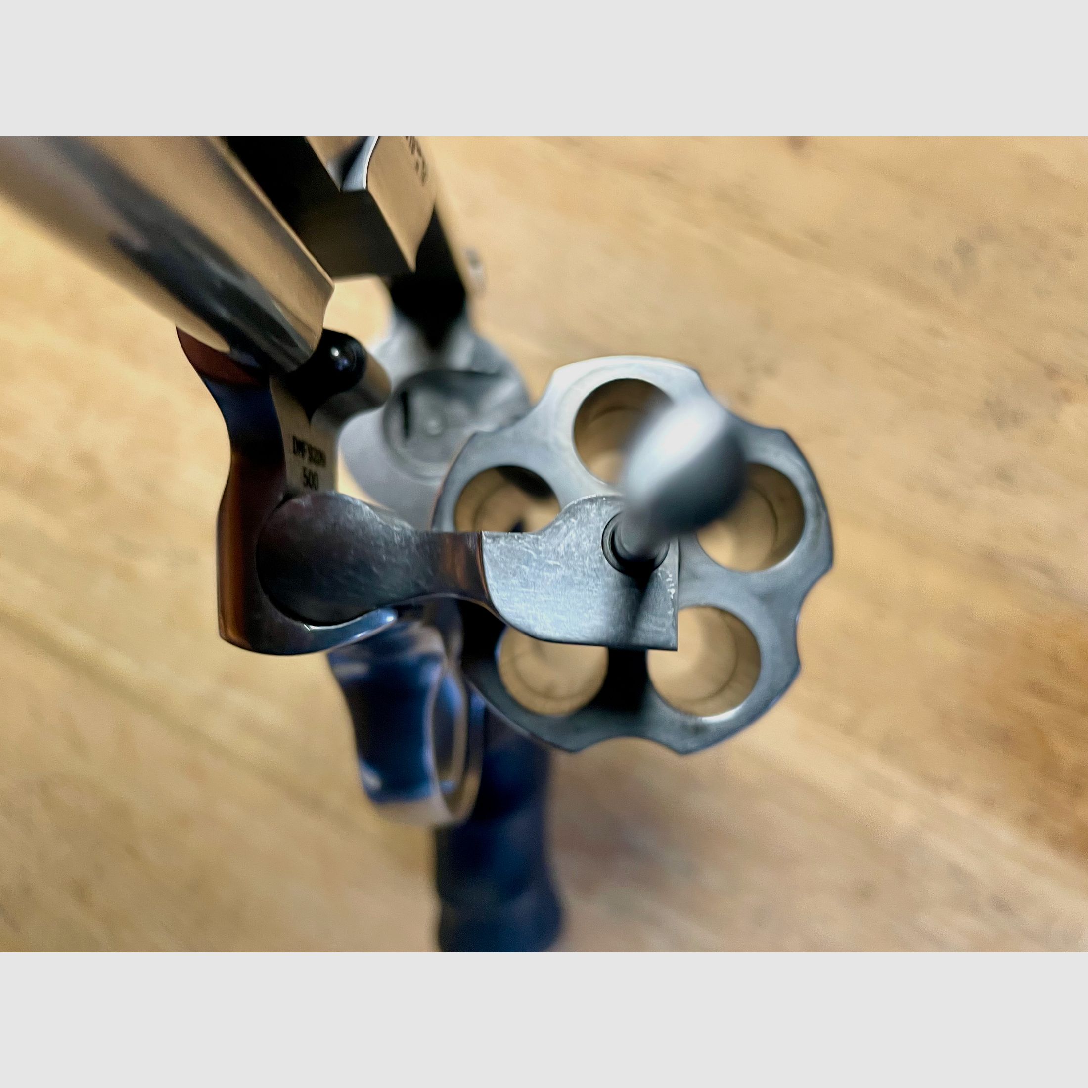 Smith & Wesson Revolver modello S&W 500 - lunghezza della canna 4" con compensatore