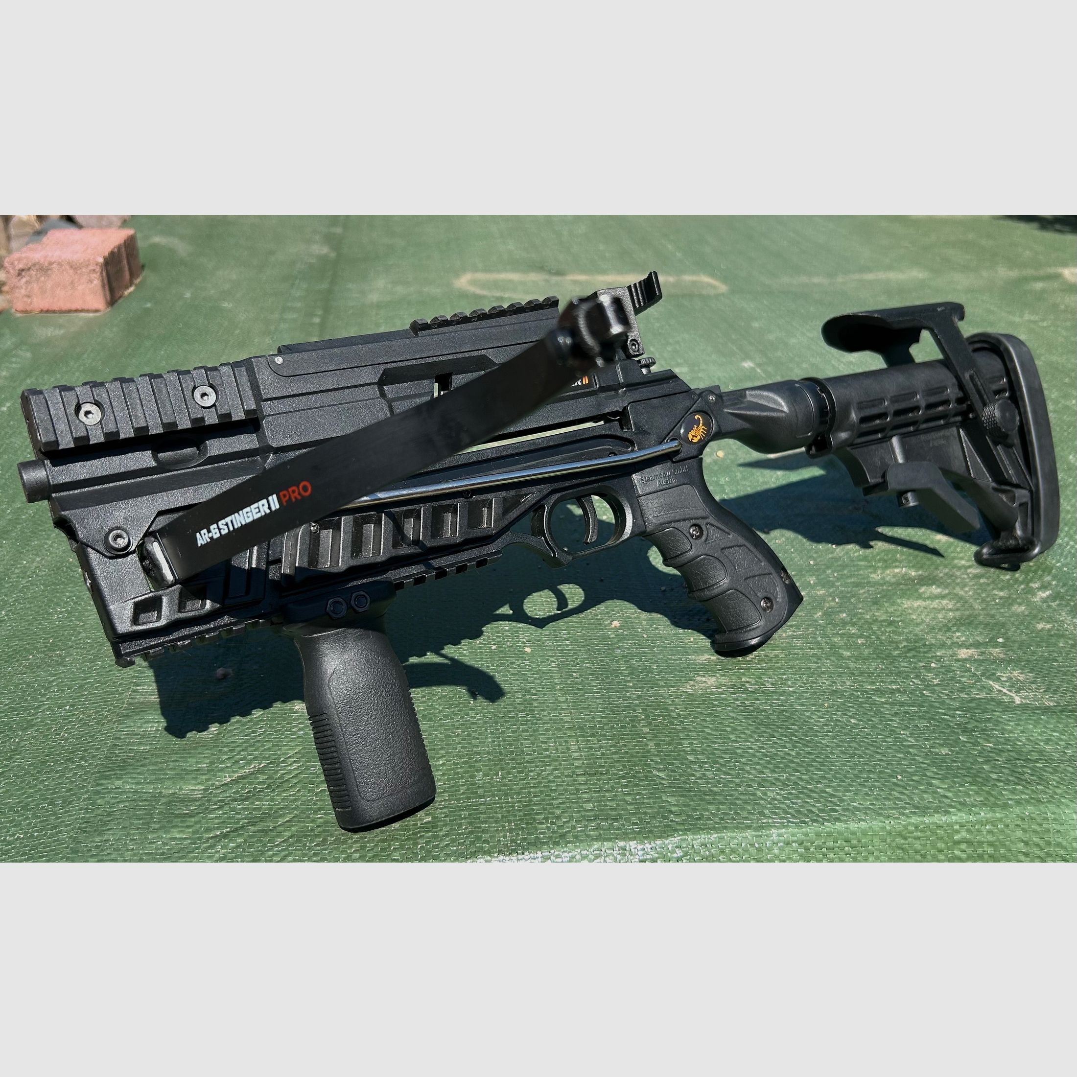 Steambow Stinger 2 Tactical AR6 mit umfangreichem Zubehör