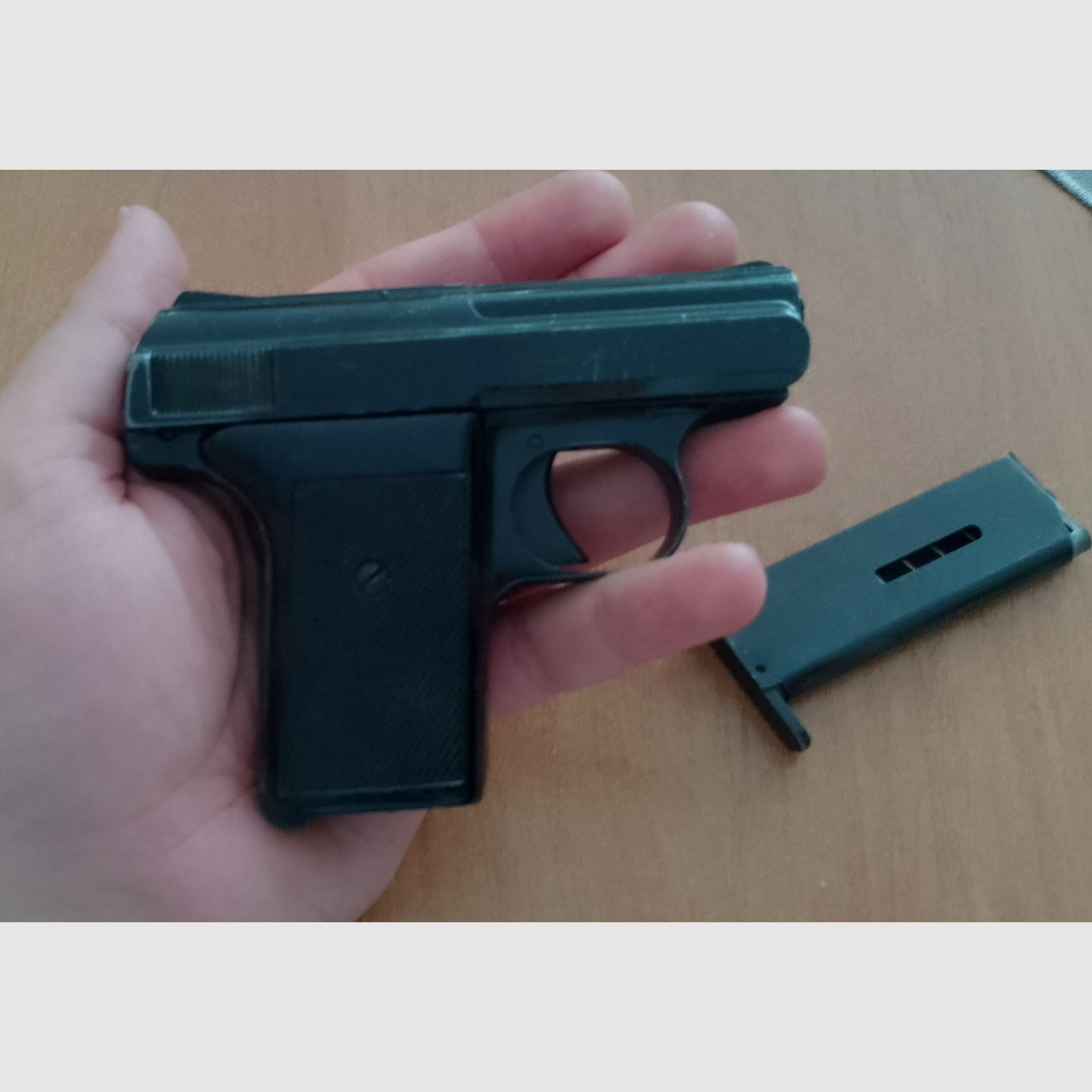 Alte Reck Gaspistole P6 im Kaliber 8 mm Knall