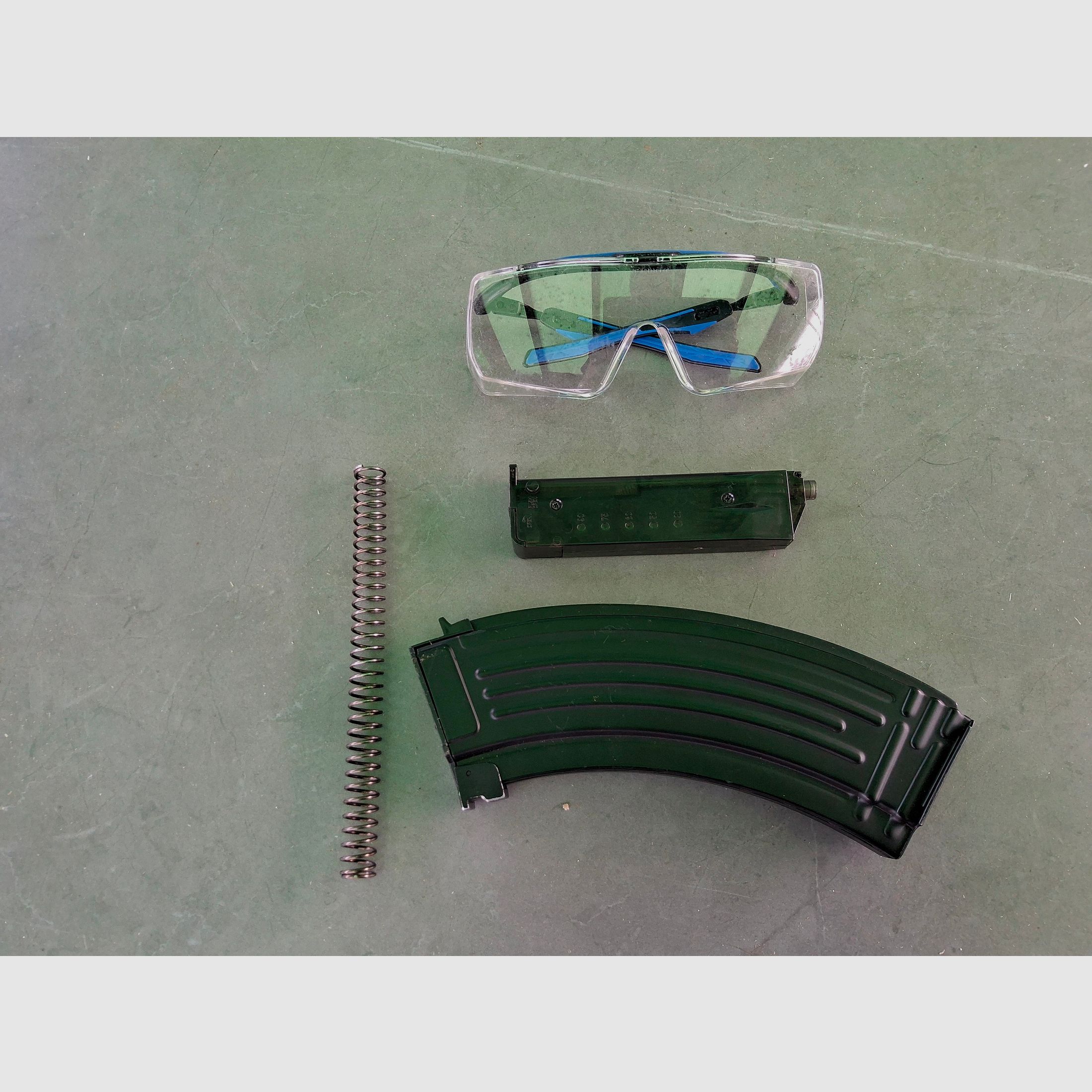 Airsoft AKM (real wood and metal)-Saeg, 1.6 Joule with battery
