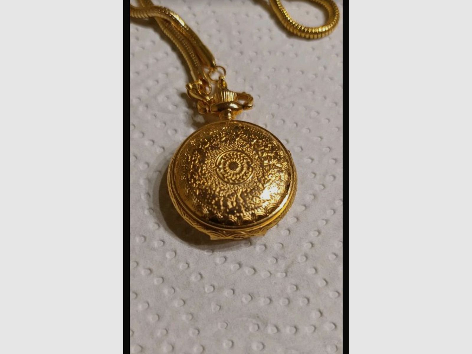 Ladies watch with necklace