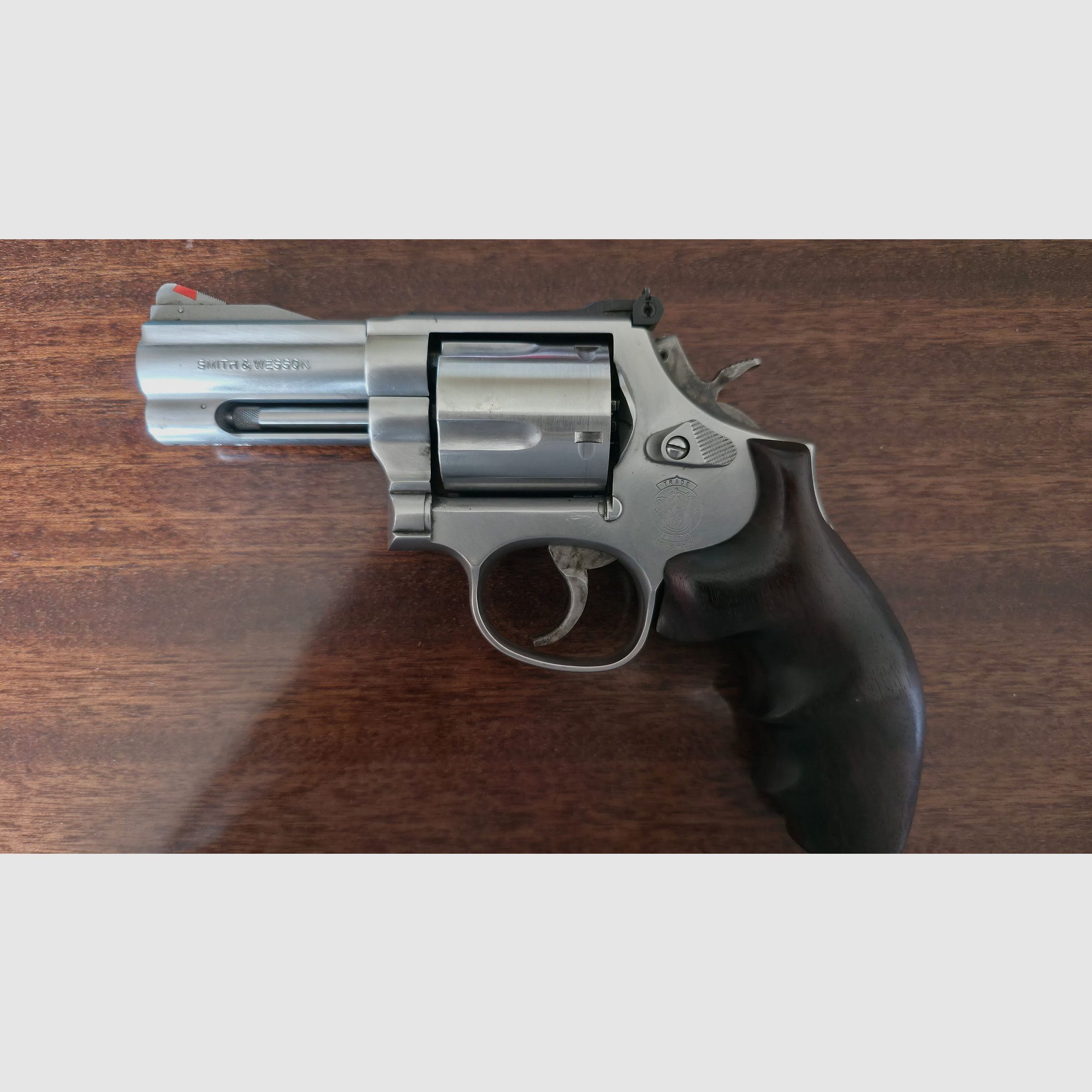 Smith & Wesson Mod. 696 Revolver .44 S&W spez.