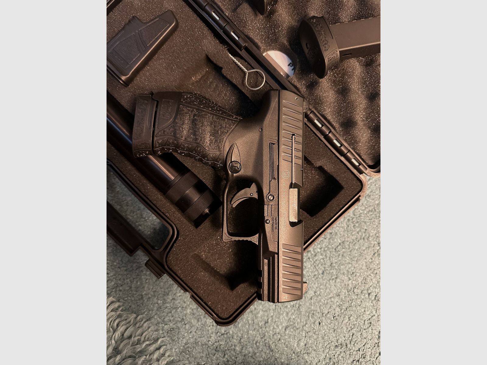 Walther PPQ M2 Navy Kit + 2 Ersatzmagazine 