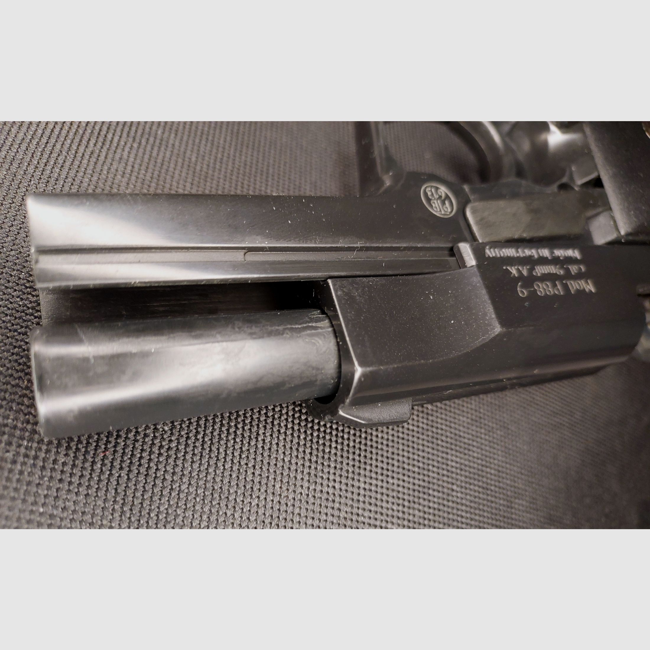 Walther P88-9 (P 88 Compact) pistola de fogueo 9mm P.A.K. negra (PTB 613)