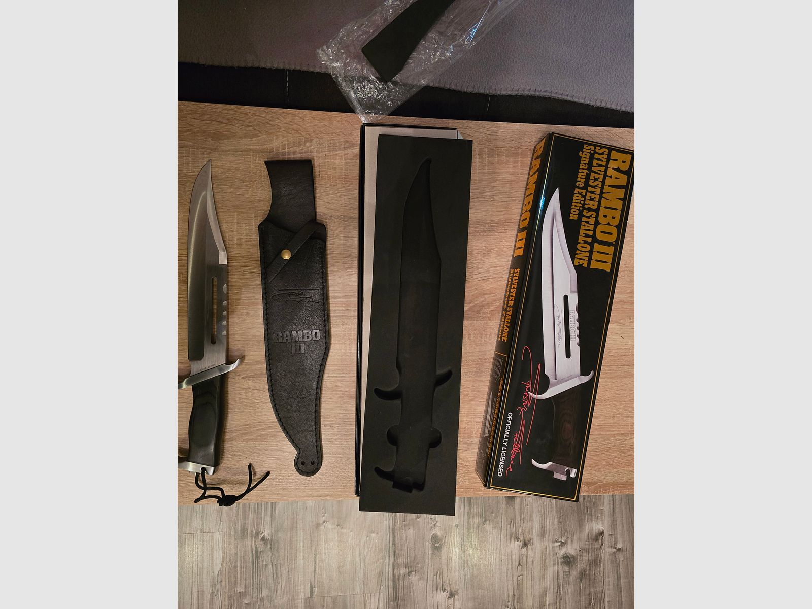 4 Rambo-messen uit deel 1 en 2 en 3 en 5