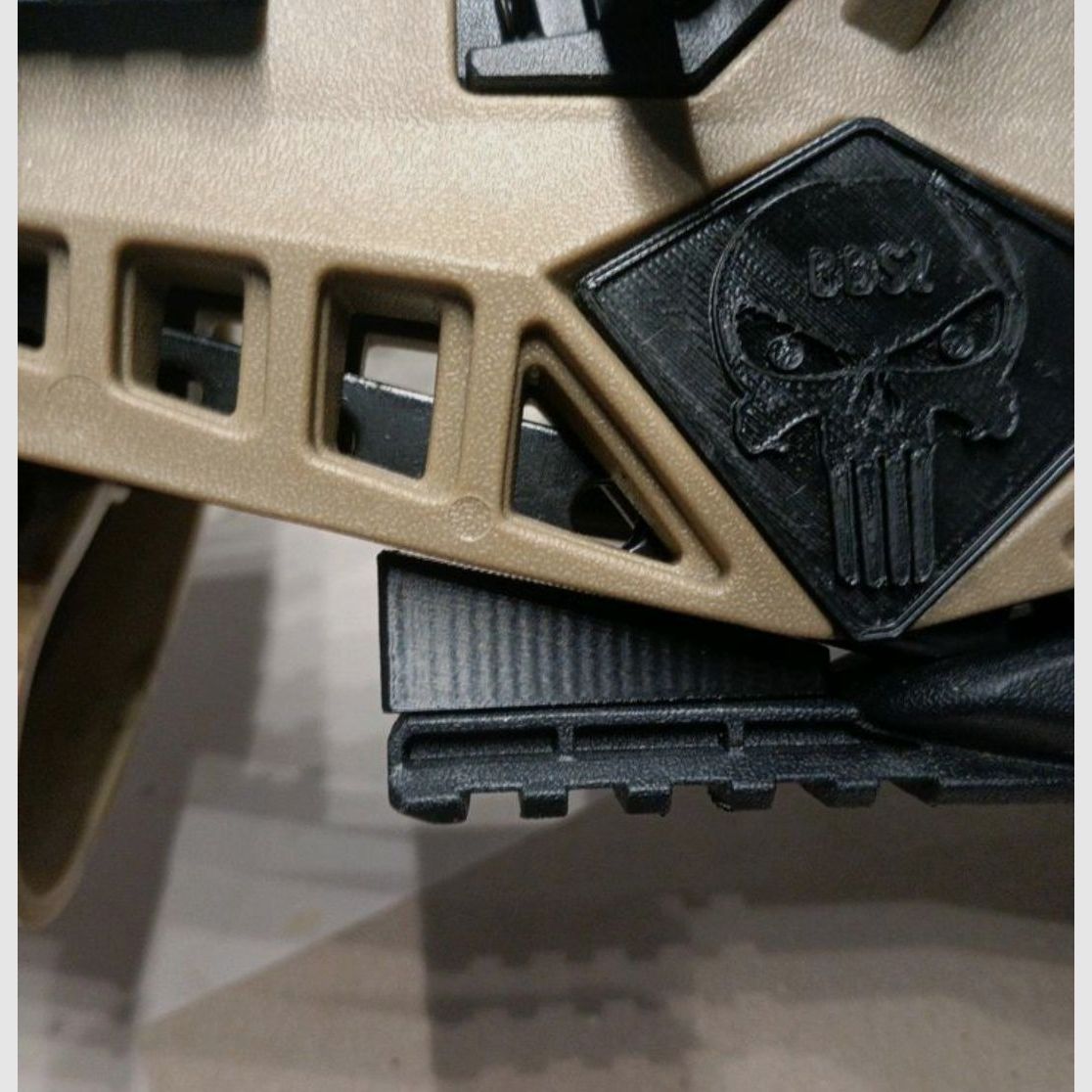 Cobra Adder Keil Picantinnyschiene , Magazinverengung, Sicherungsschieber 