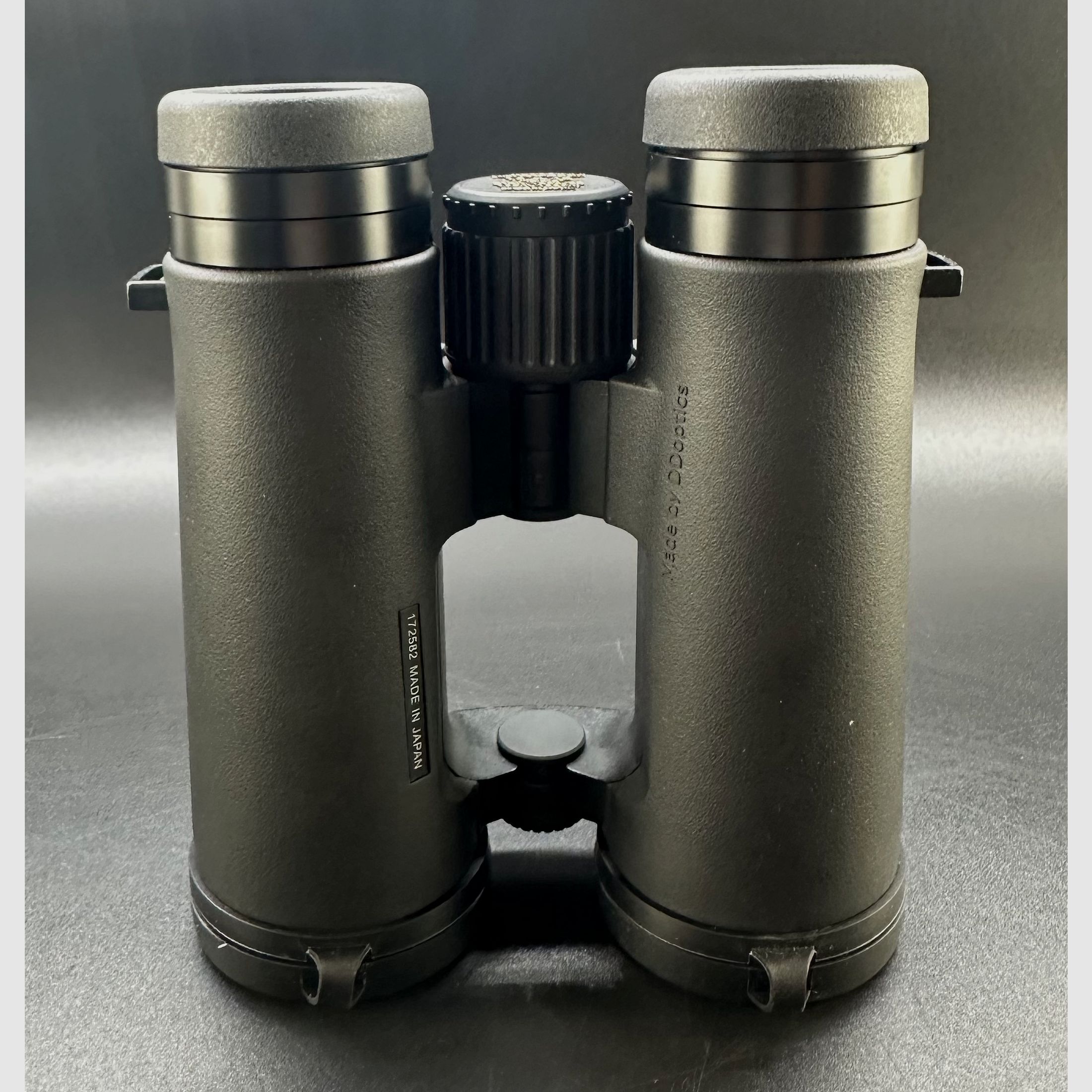 BWare DDoptics 440100103 binoculars HDS 10x42 with case and carrying strap BWare