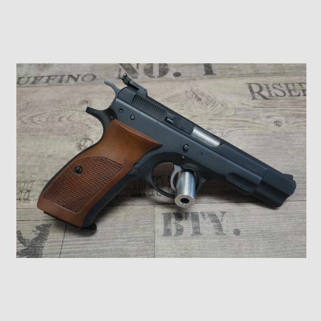 ZBROJOVKA BRNO M75 Combat 9mmLuger