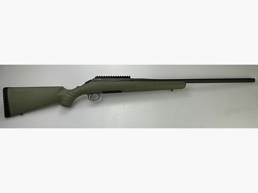 RUGER American Rilfe Predator, arme à gauche