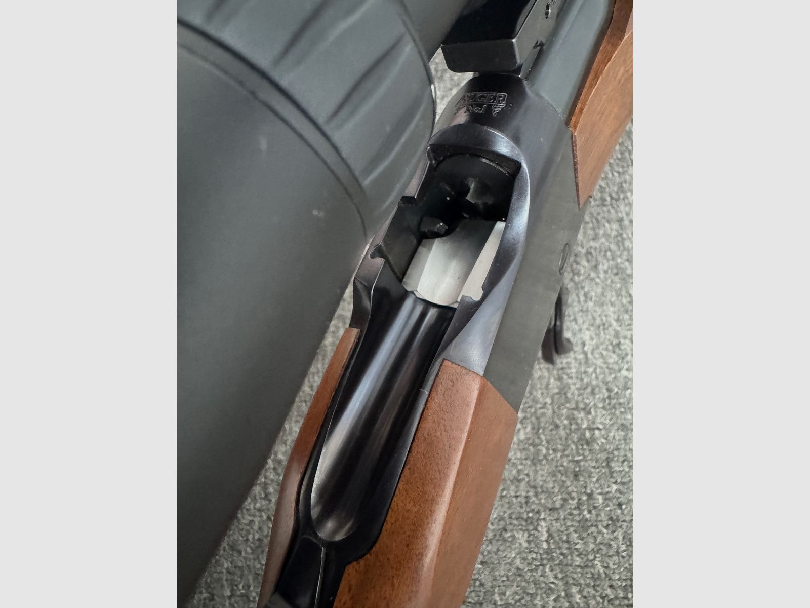 Ruger Blockbüchse No.1 jednostrzałowa karabinek .223 z 4-12x42AO