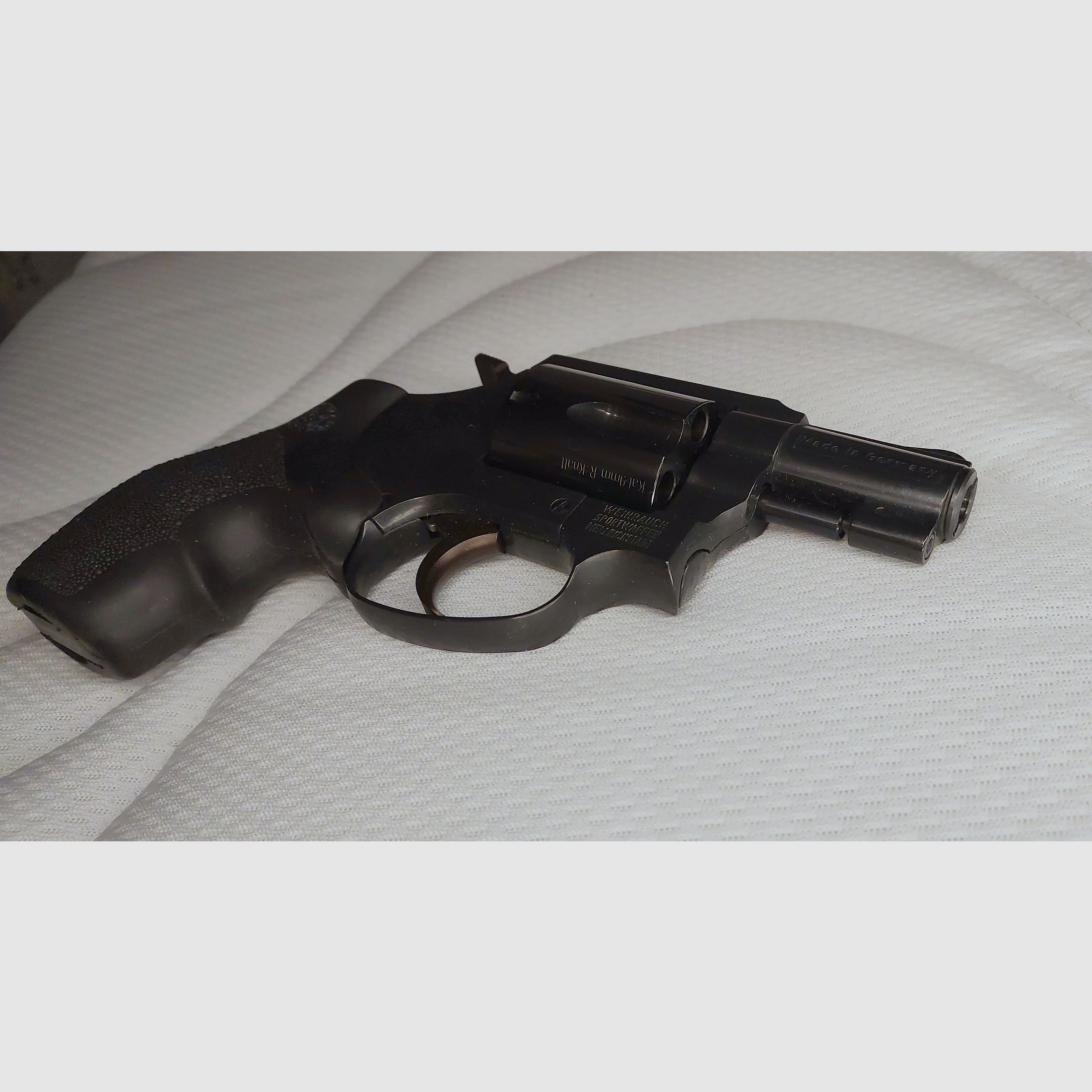 Weihrauch HW37 cal. 9mm R.K. (PTB 887) OVP in ottime condizioni (Arminius HW 37) con impugnature Hogue